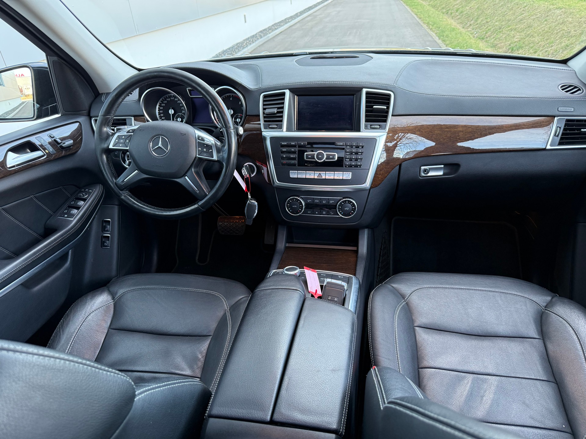 MERCEDES-BENZ GL 350 BlueTEC 4Matic 7G-TRONIC-image-5