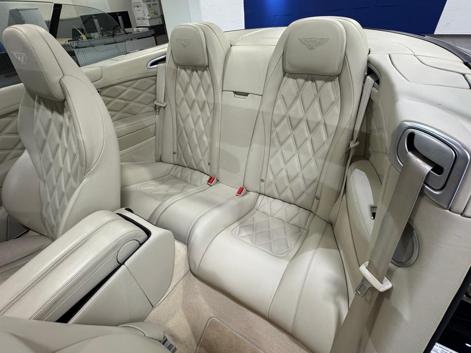 BENTLEY CONTINENTALental GTC 6.0 V12 Speed-image-16