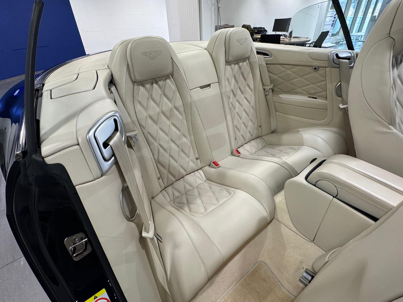 BENTLEY CONTINENTALental GTC 6.0 V12 Speed-image-17