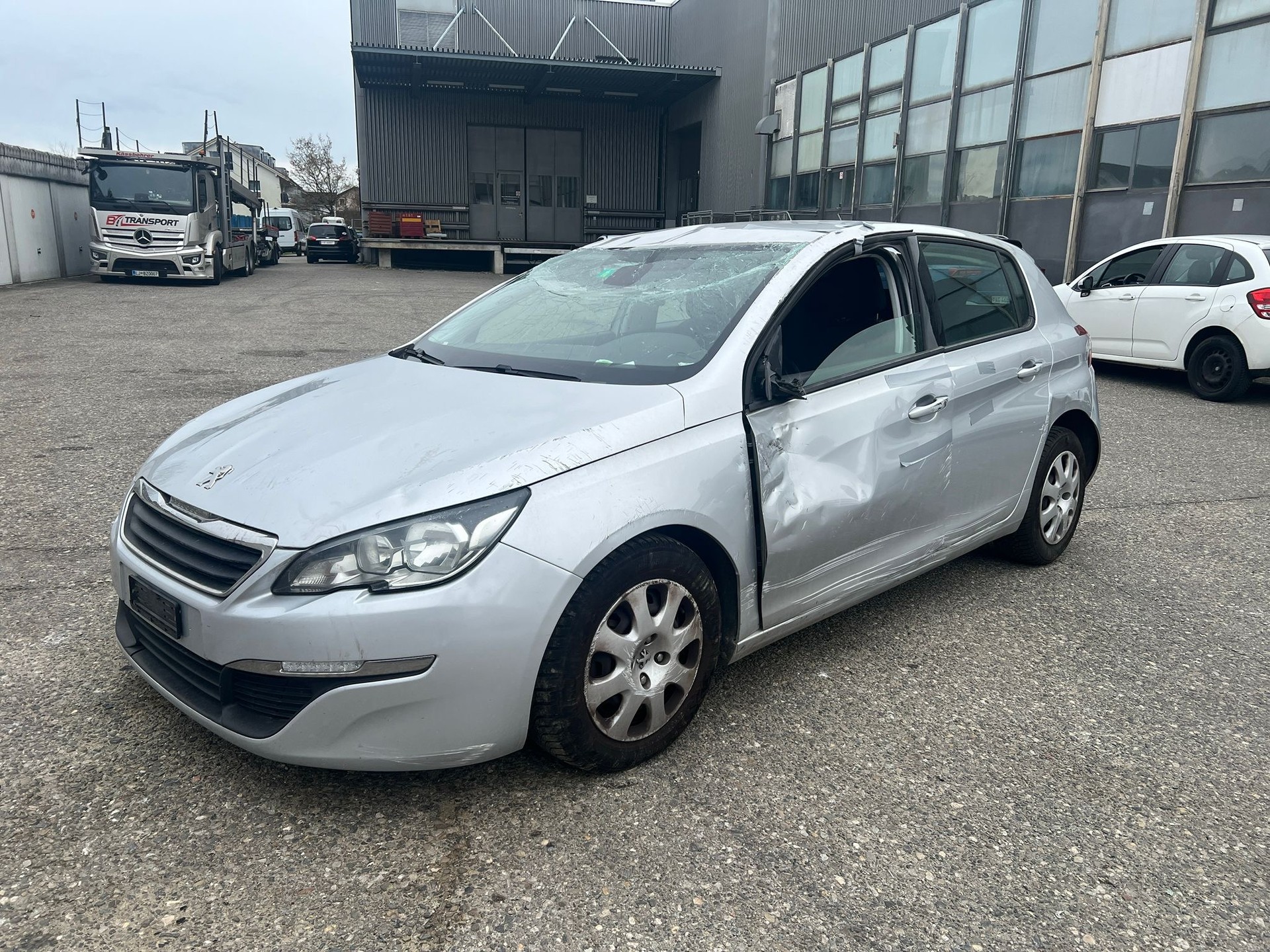 PEUGEOT 308 1.6 THP Active-image-1