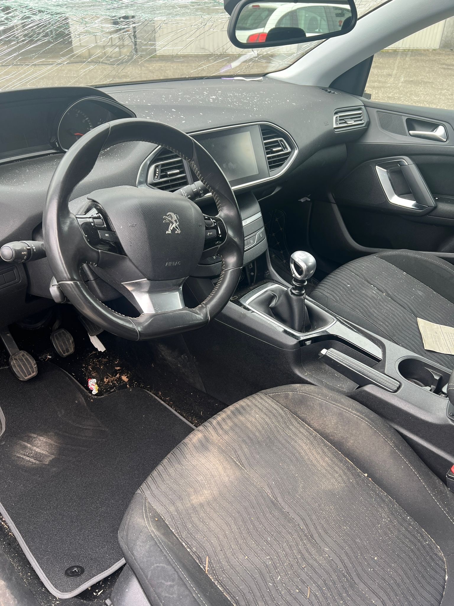 PEUGEOT 308 1.6 THP Active-image-8