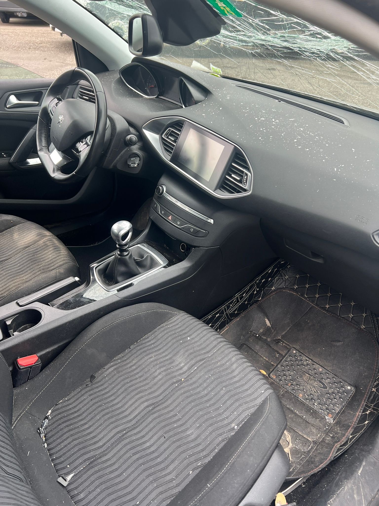 PEUGEOT 308 1.6 THP Active-image-9
