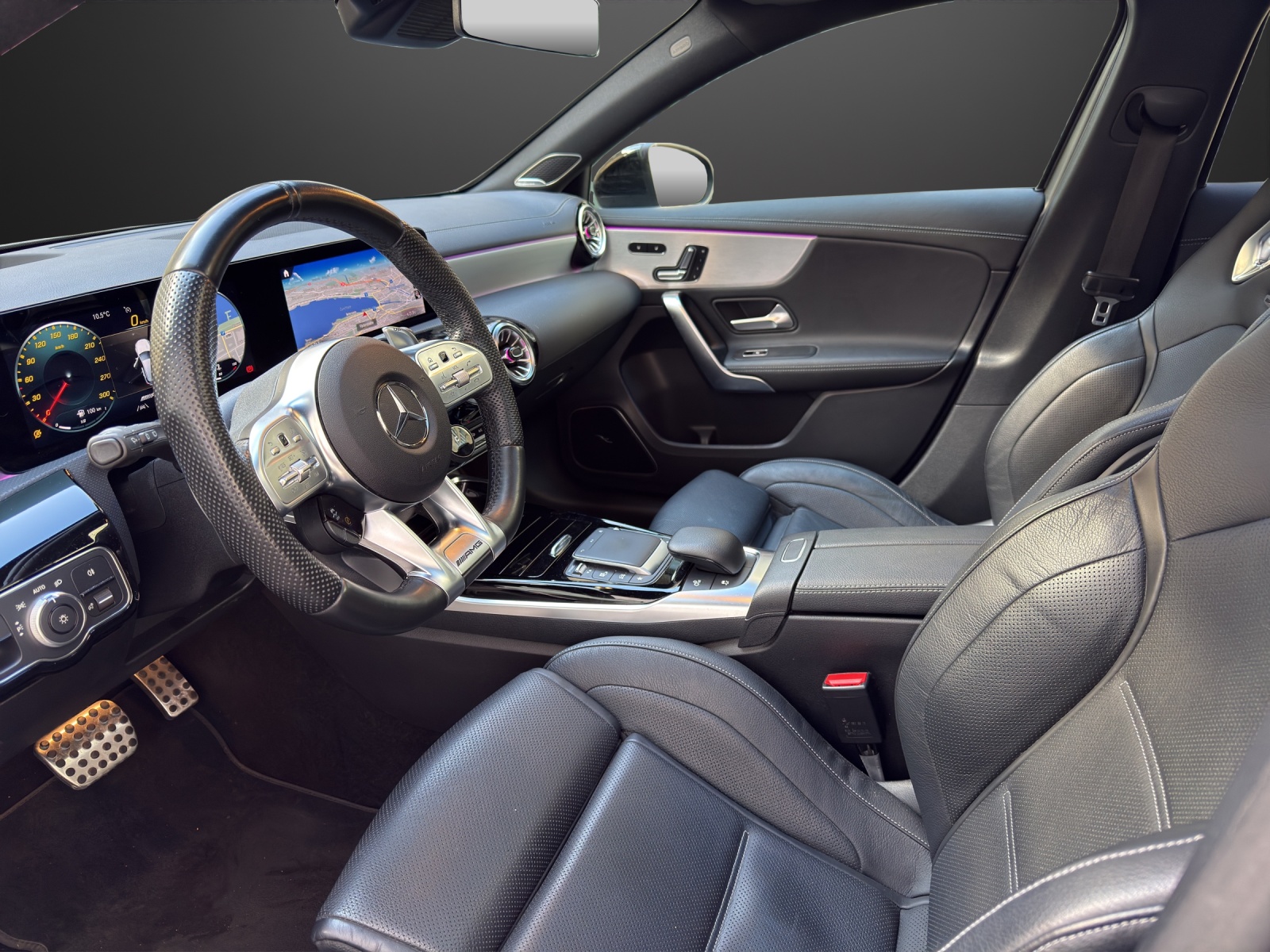 MERCEDES-BENZ A 45 S AMG 4Matic+ Speedshift-image-9