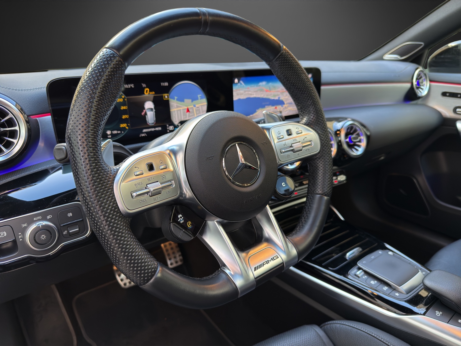 MERCEDES-BENZ A 45 S AMG 4Matic+ Speedshift-image-11