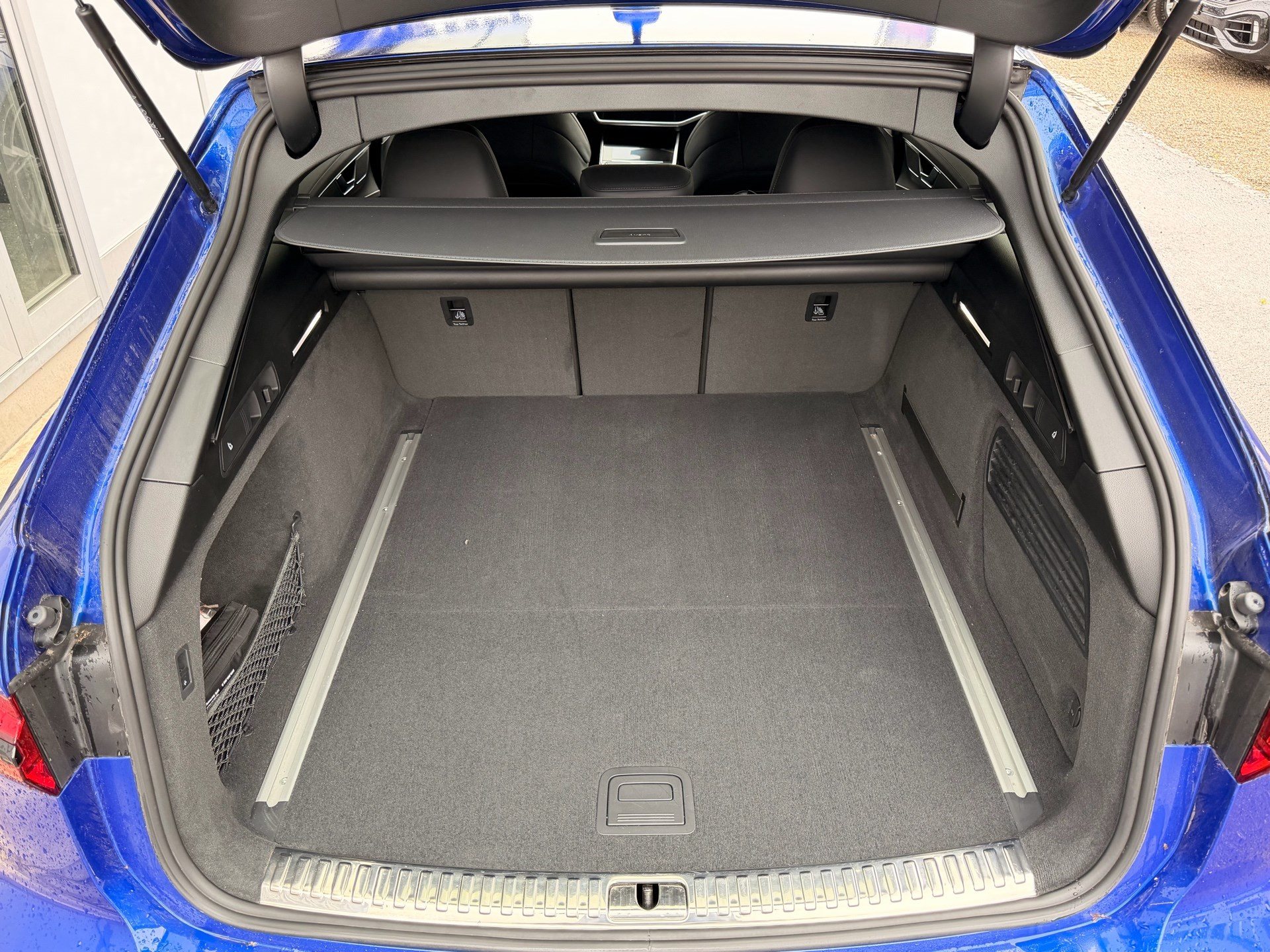 AUDI RS6 AVANT 4.0 TFSI QUATTOR *** ASSISTENZPAKET, MATRIX LED & ANHÄNGEKUPPLUNG ***-image-26