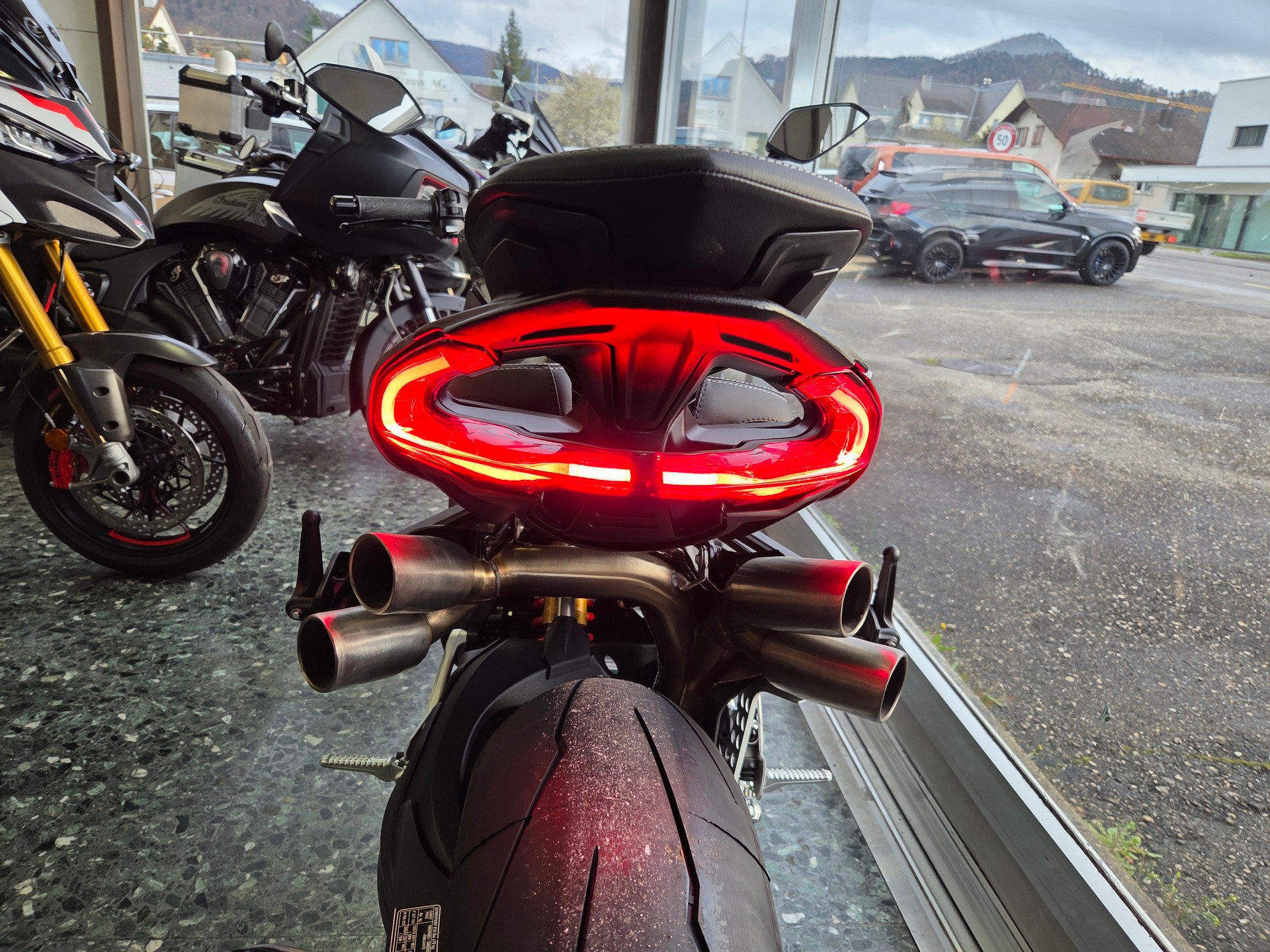 MV AGUSTA B4 Brutale 1000 RS mit 208 PS-image-11