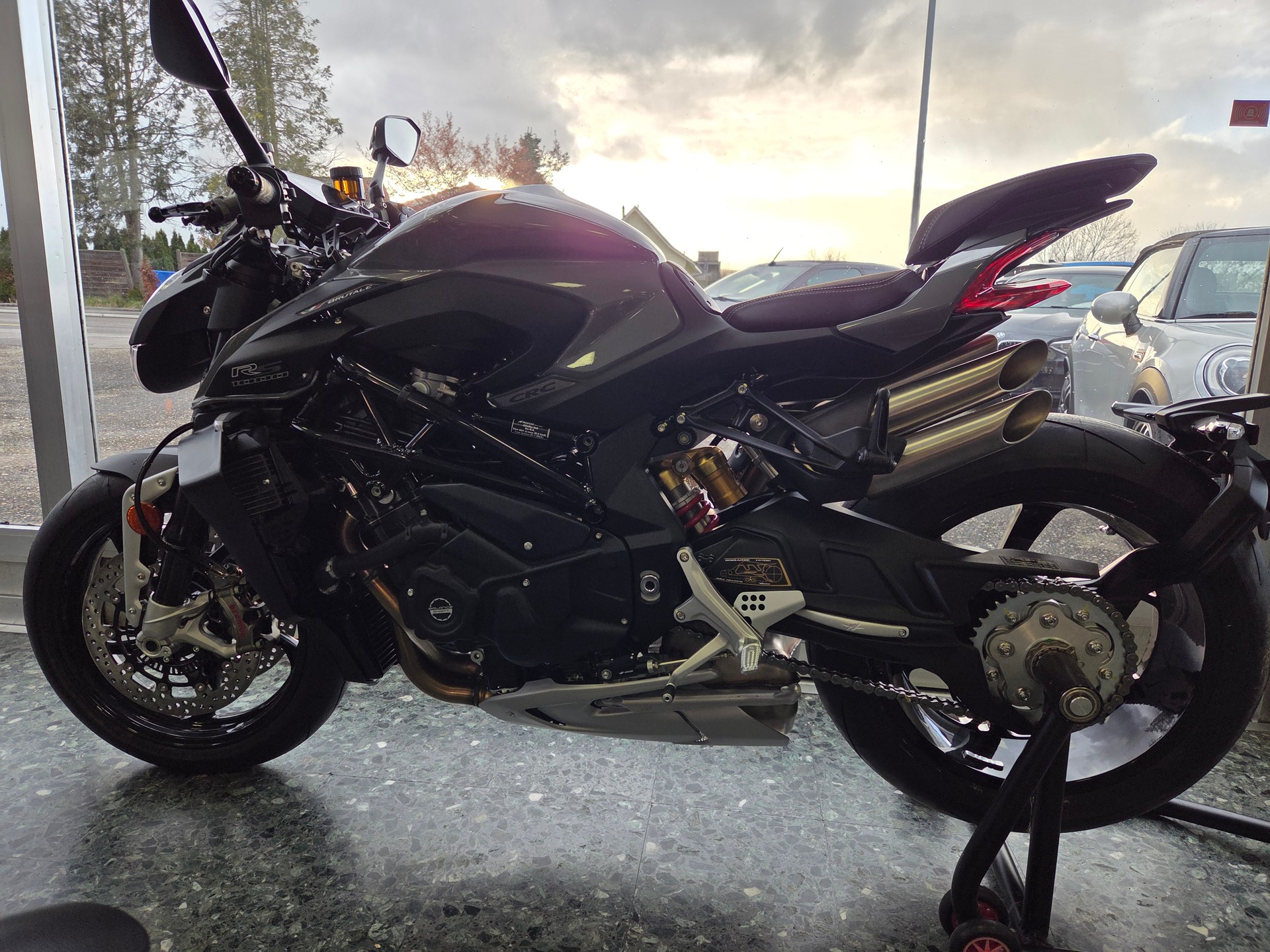 MV AGUSTA B4 Brutale 1000 RS mit 208 PS-image-4