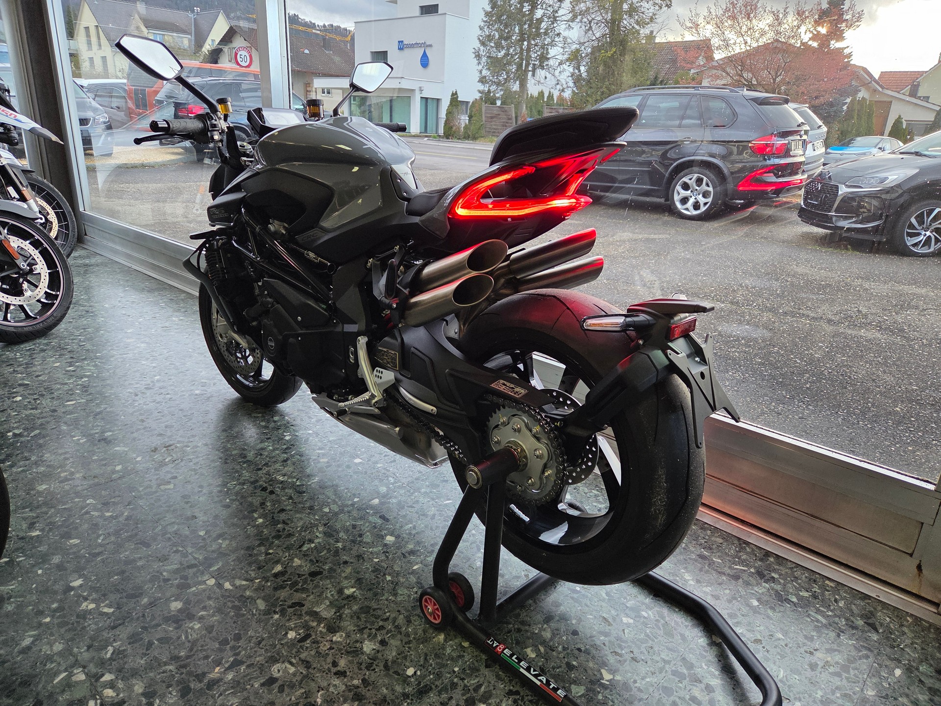MV AGUSTA B4 Brutale 1000 RS mit 208 PS-image-5