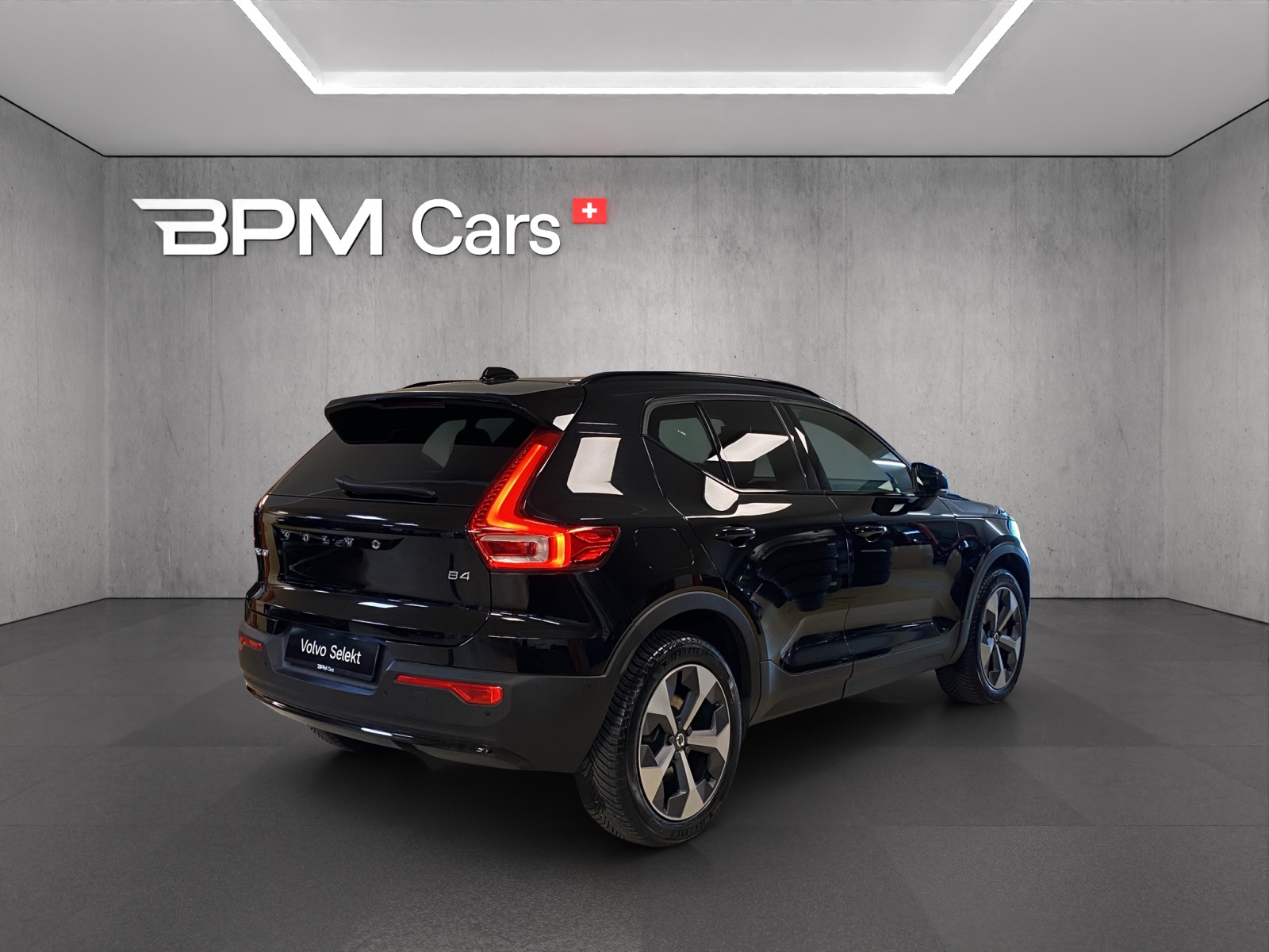 VOLVO XC40 B4 Benzin Mild Hybrid Plus Dark DCT-showroom-element-1