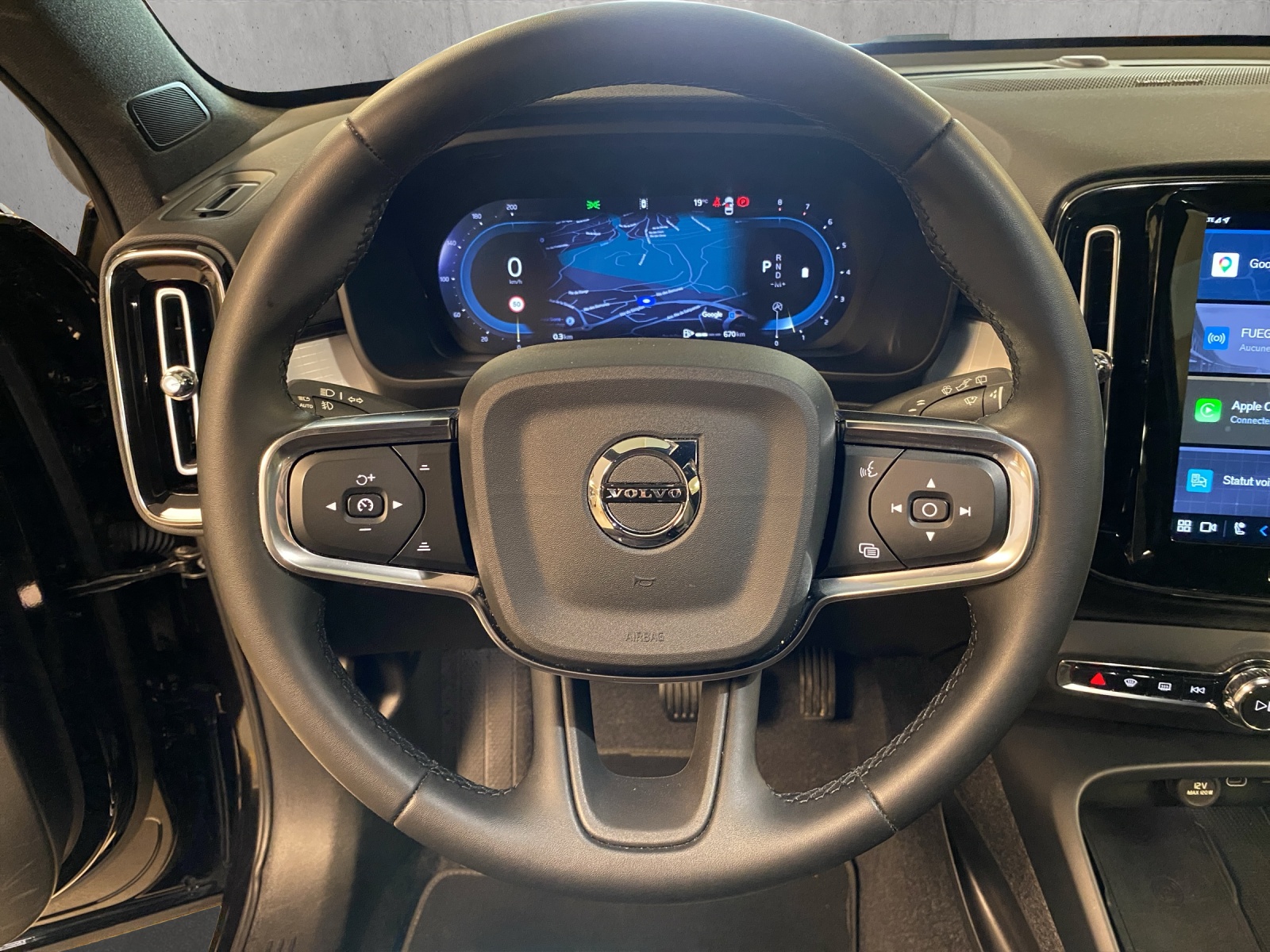 VOLVO XC40 B4 Benzin Mild Hybrid Plus Dark DCT-image-9