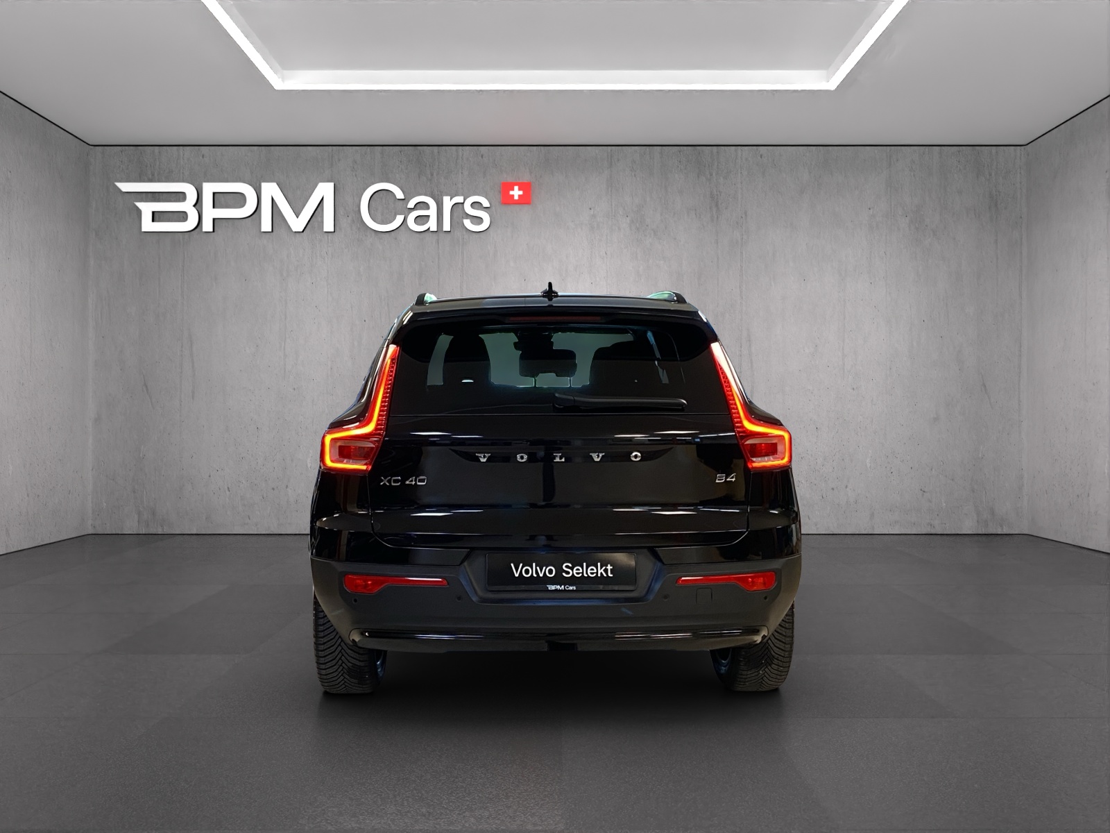 VOLVO XC40 B4 Benzin Mild Hybrid Plus Dark DCT-showroom-element-3