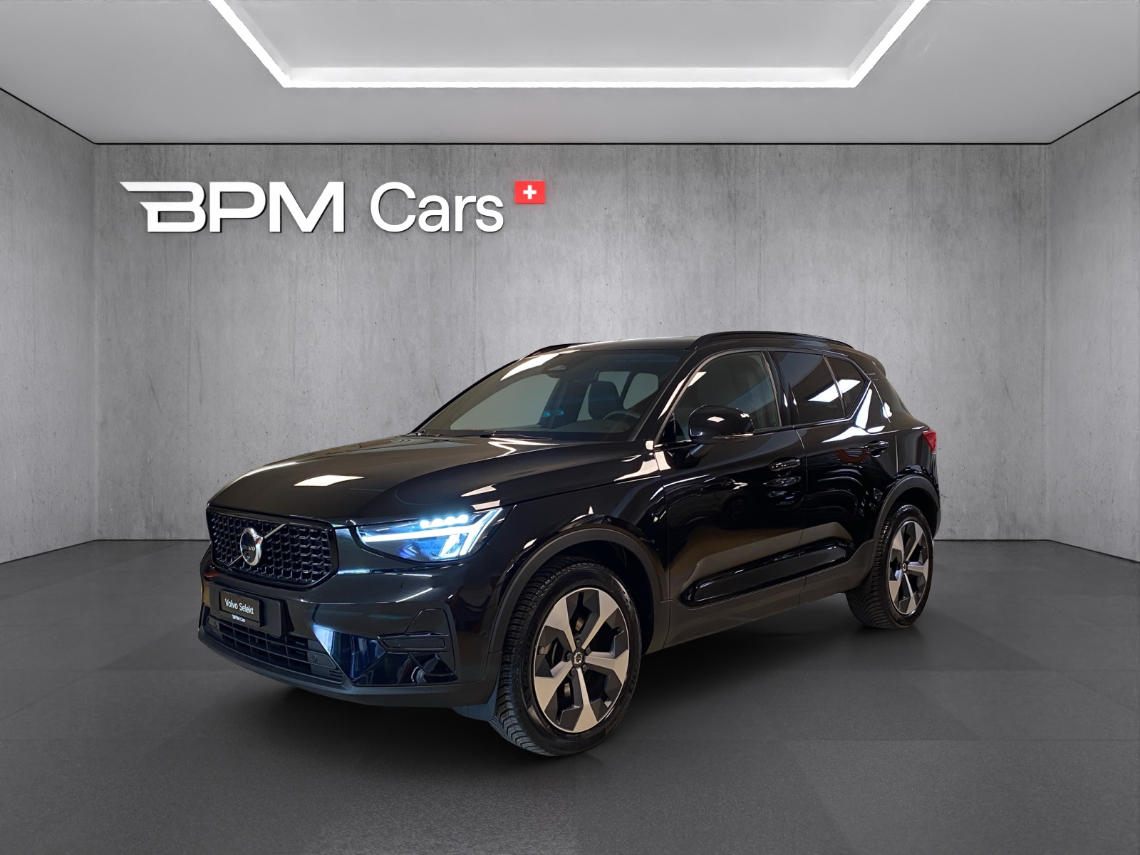 VOLVO XC40 B4 Benzin Mild Hybrid Plus Dark DCT