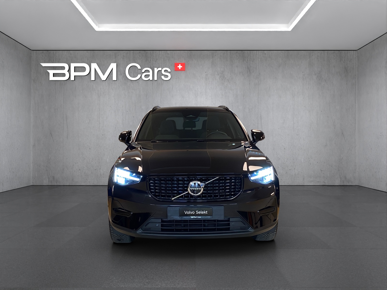 VOLVO XC40 B4 Benzin Mild Hybrid Plus Dark DCT-showroom-element-2