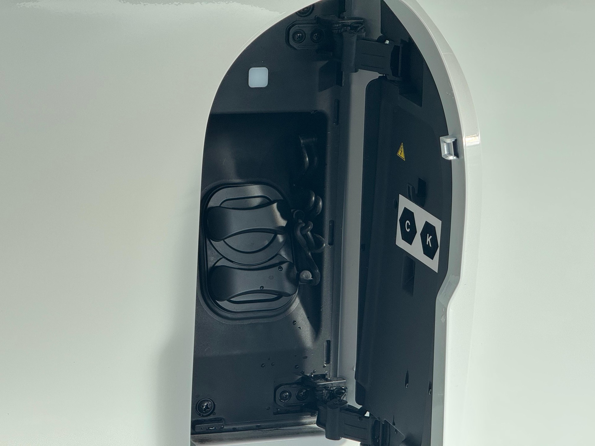 MAXUS eDeliver 7 L1 77kWh-image-30