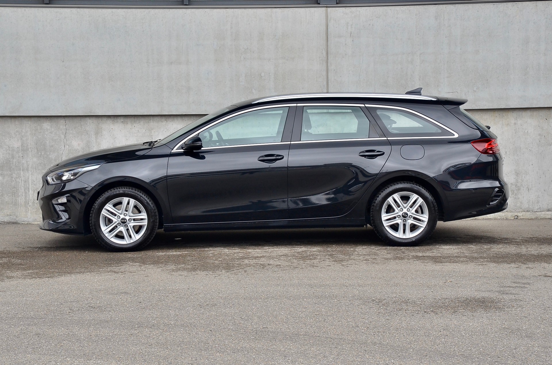 KIA Ceed Sportswagon 1.5 T-GDi MHEV Power DCT-showroom-element-3