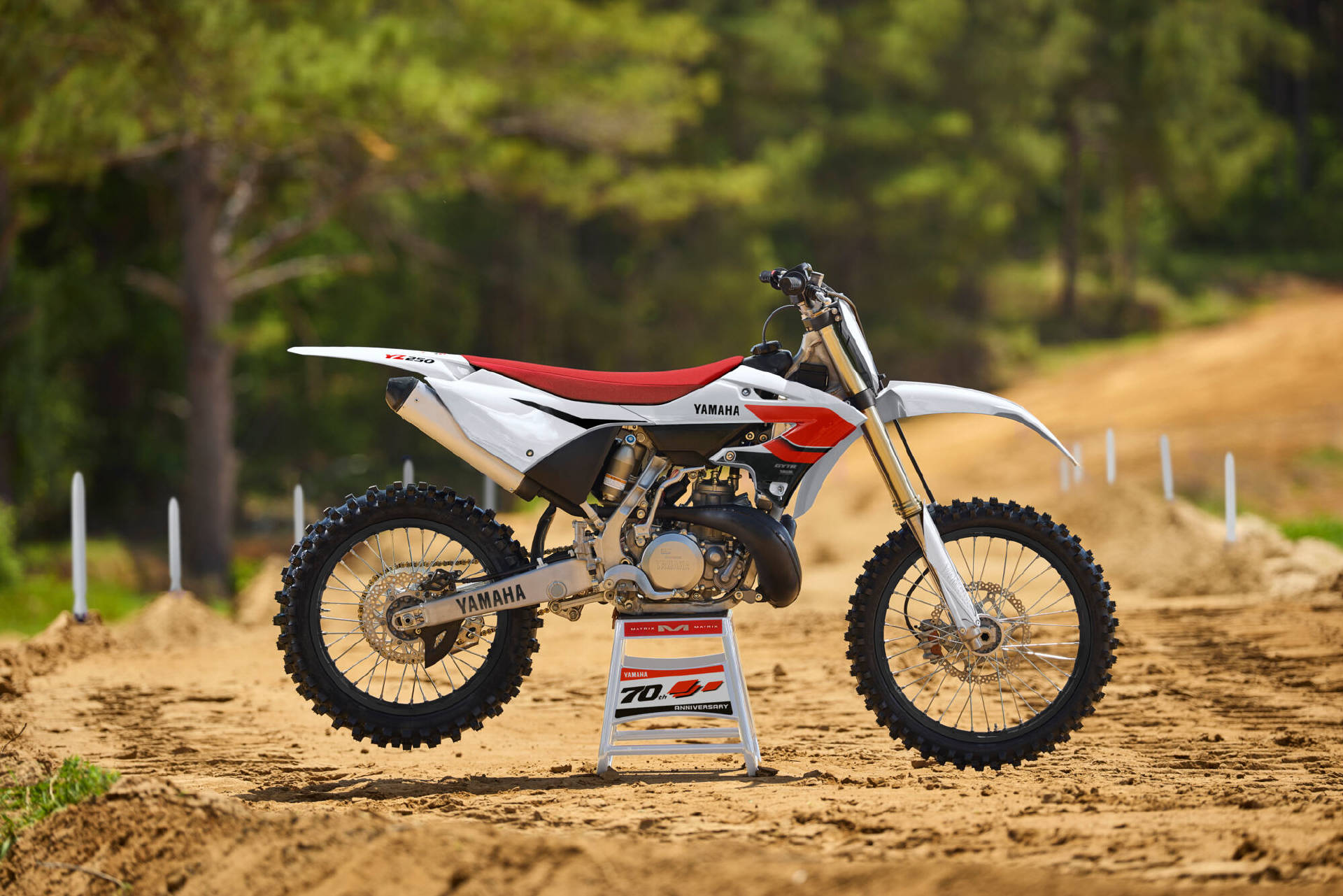 YAMAHA YZ250 2026 70th Anniversary Edition-image-6