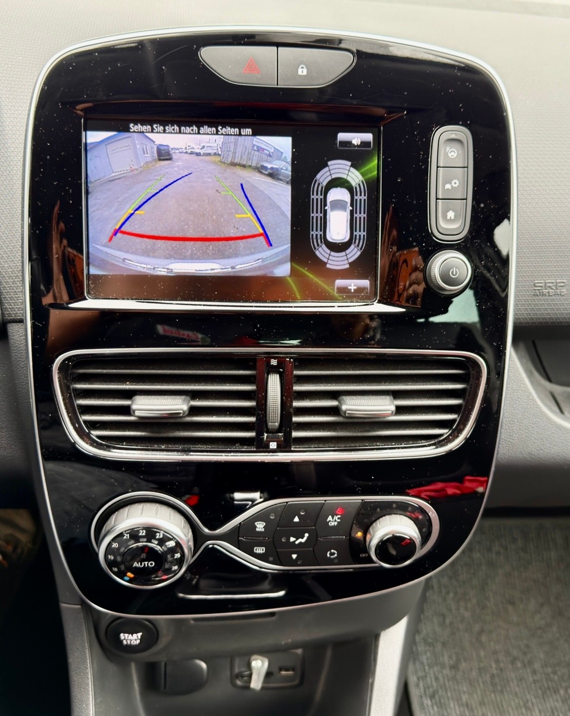 RENAULT Clio 1.2 16V T Swiss Edition EDC-image-15