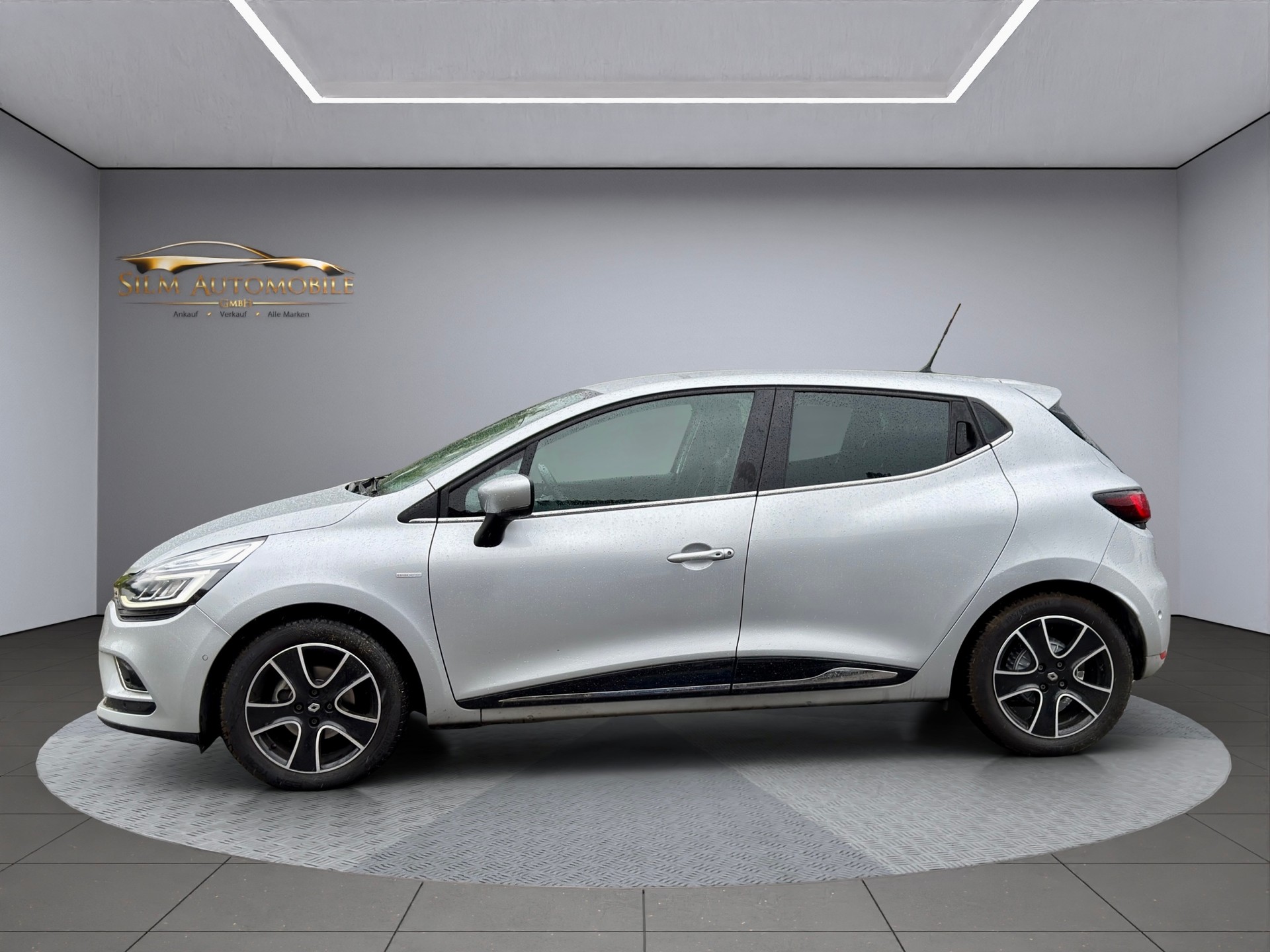 RENAULT Clio 1.2 16V T Swiss Edition EDC-image-6