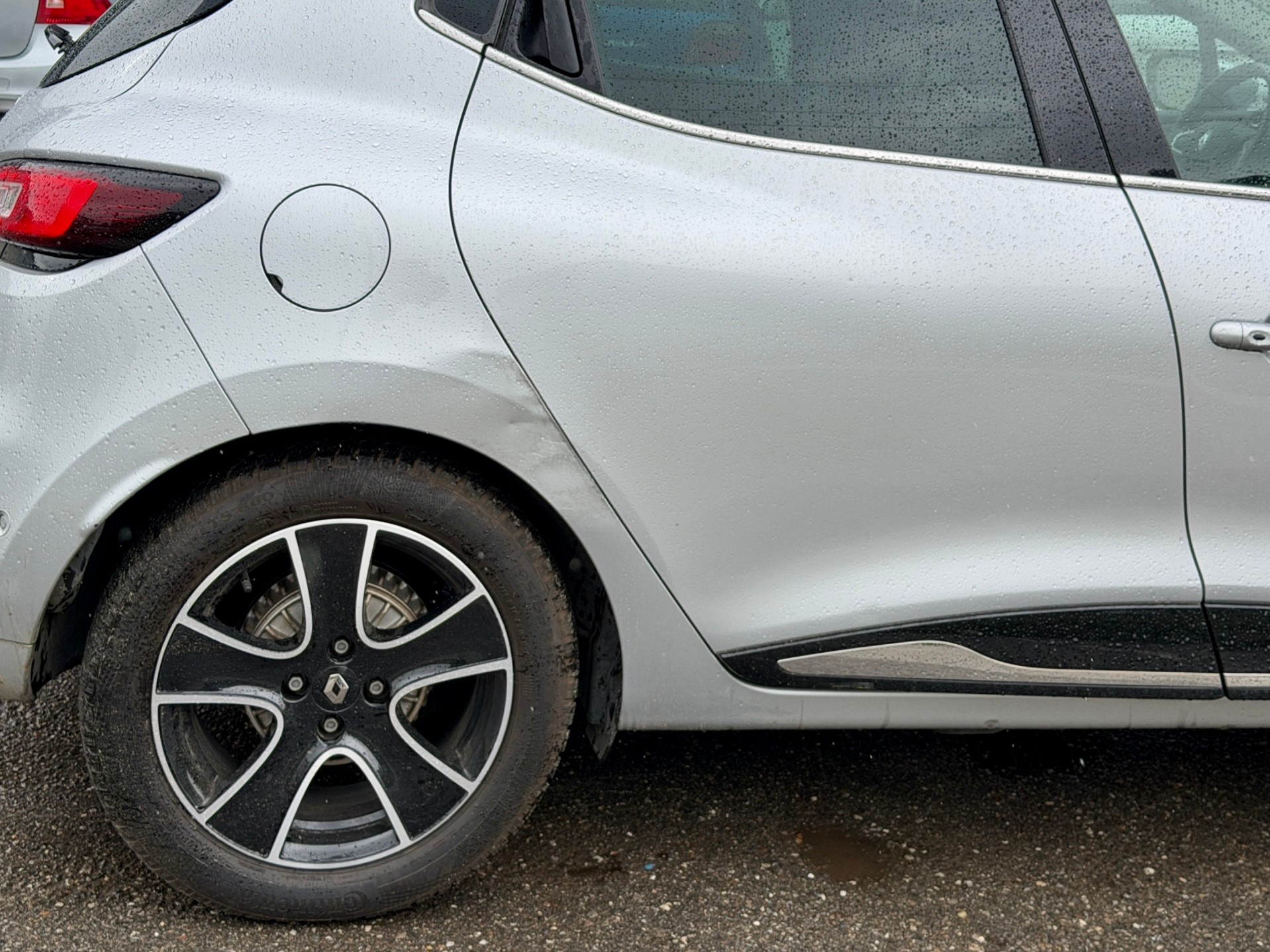 RENAULT Clio 1.2 16V T Swiss Edition EDC-image-21