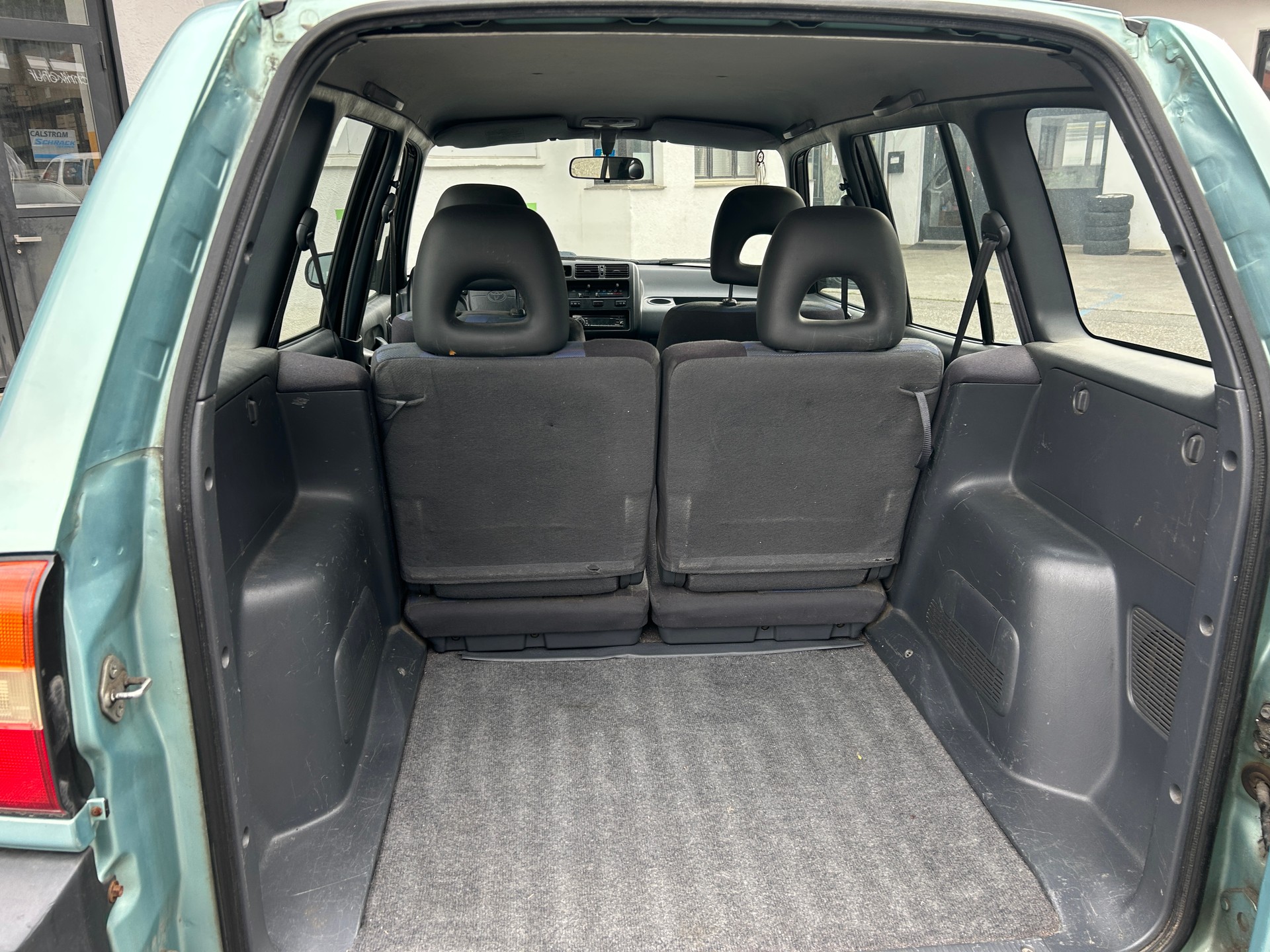 TOYOTA RAV-4-image-5