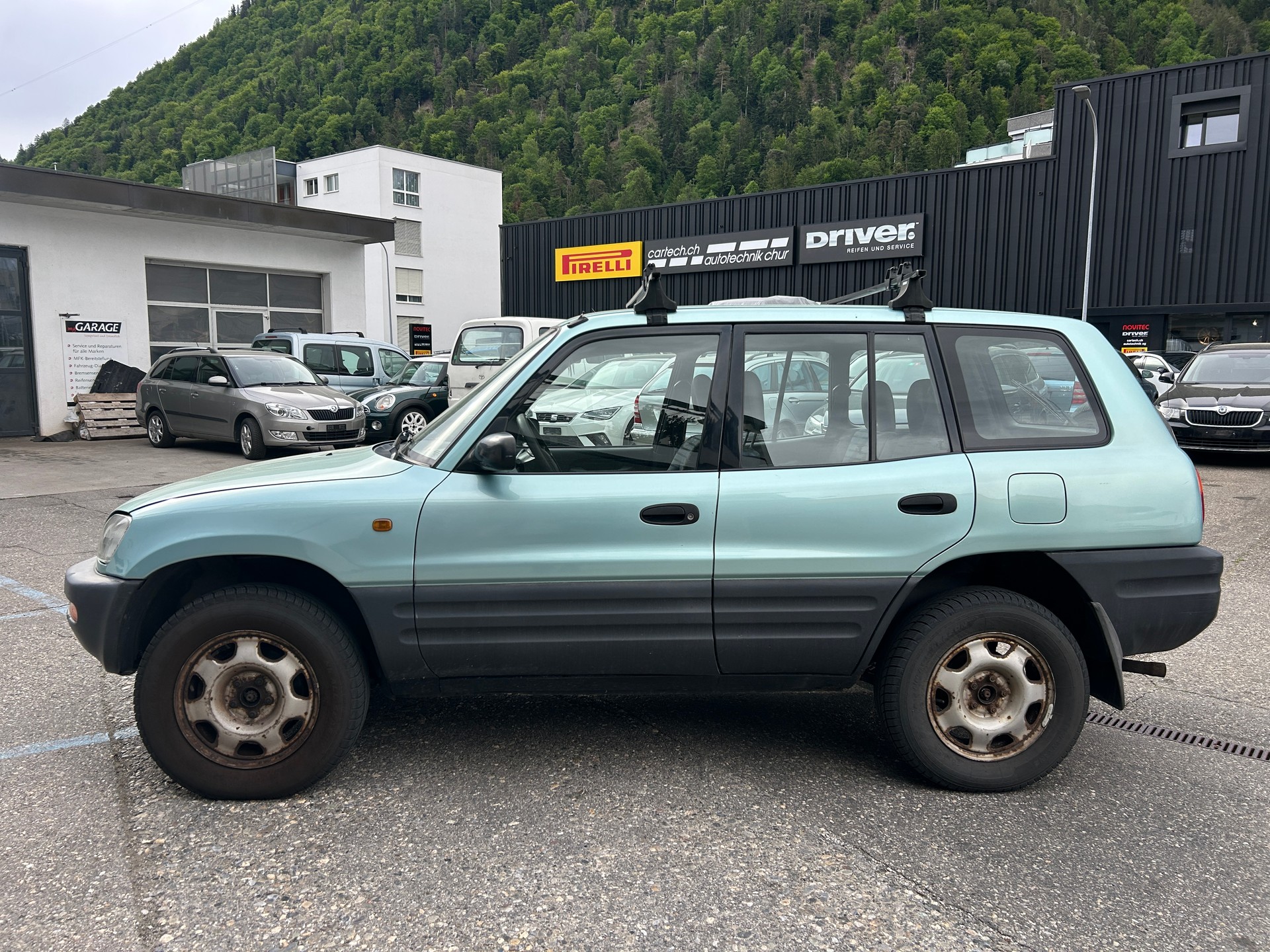TOYOTA RAV-4-image-2