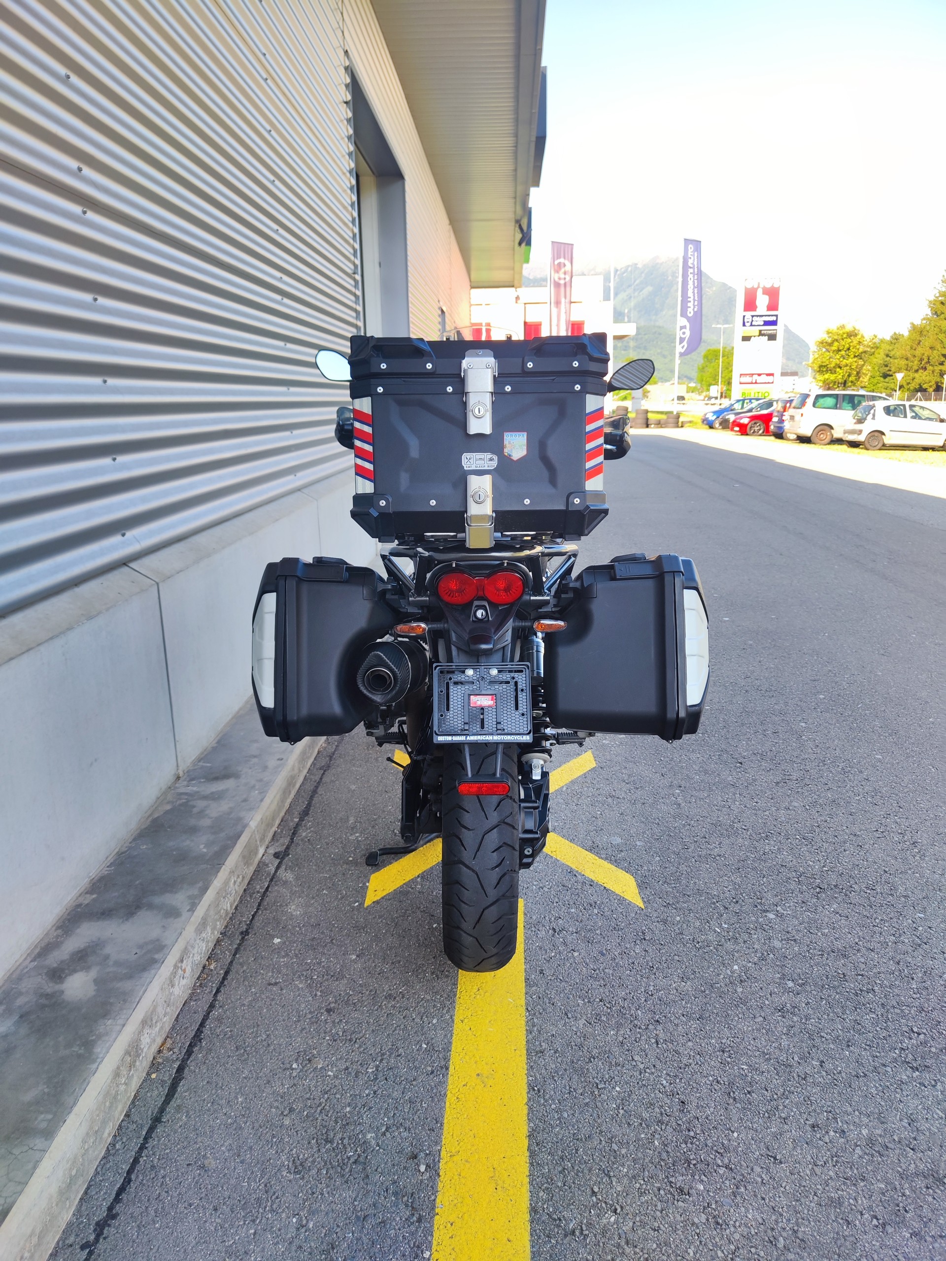 MOTO GUZZI V85 TT Guardia d'Onore-image-7