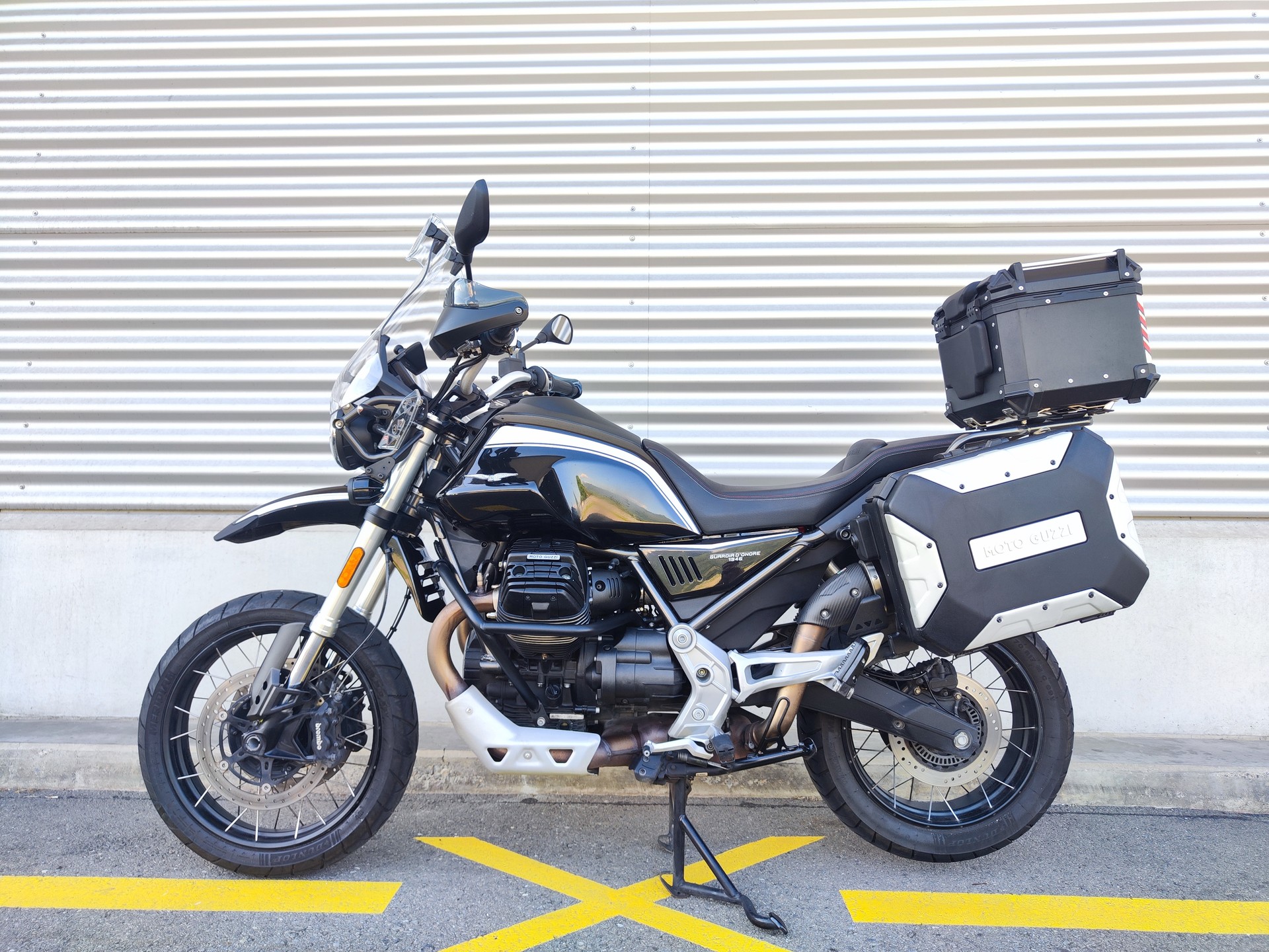 MOTO GUZZI V85 TT Guardia d'Onore-image-1