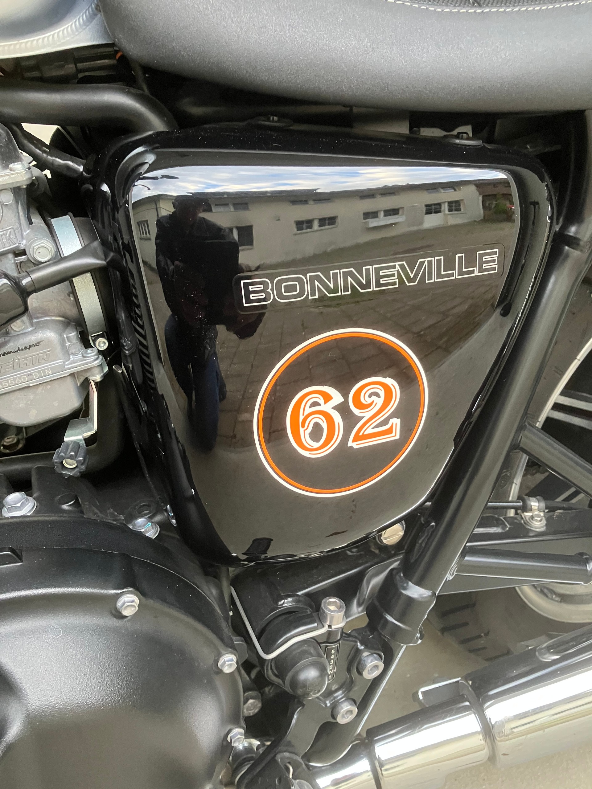 TRIUMPH Bonneville SE 900 i-image-5
