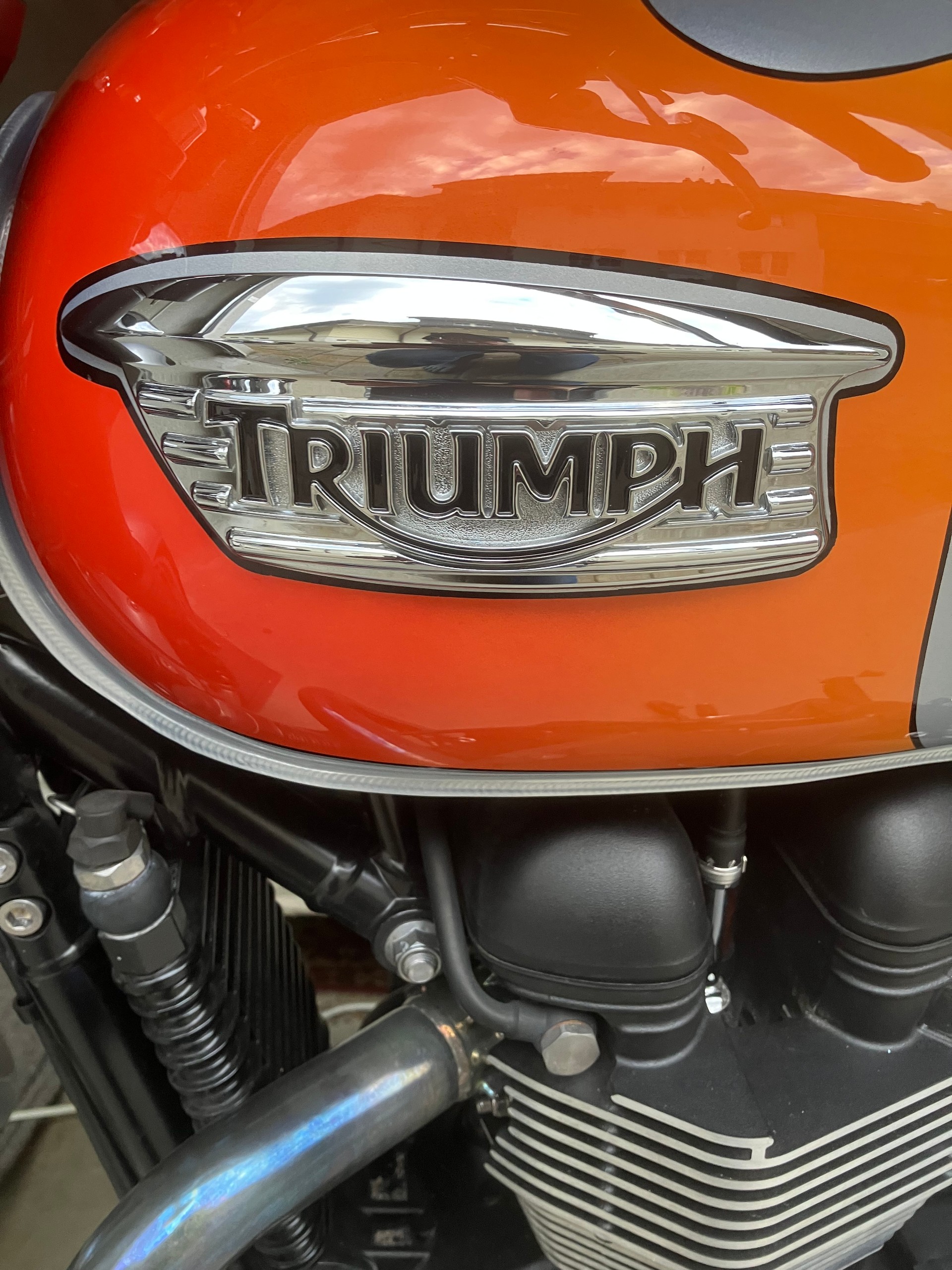 TRIUMPH Bonneville SE 900 i-image-4
