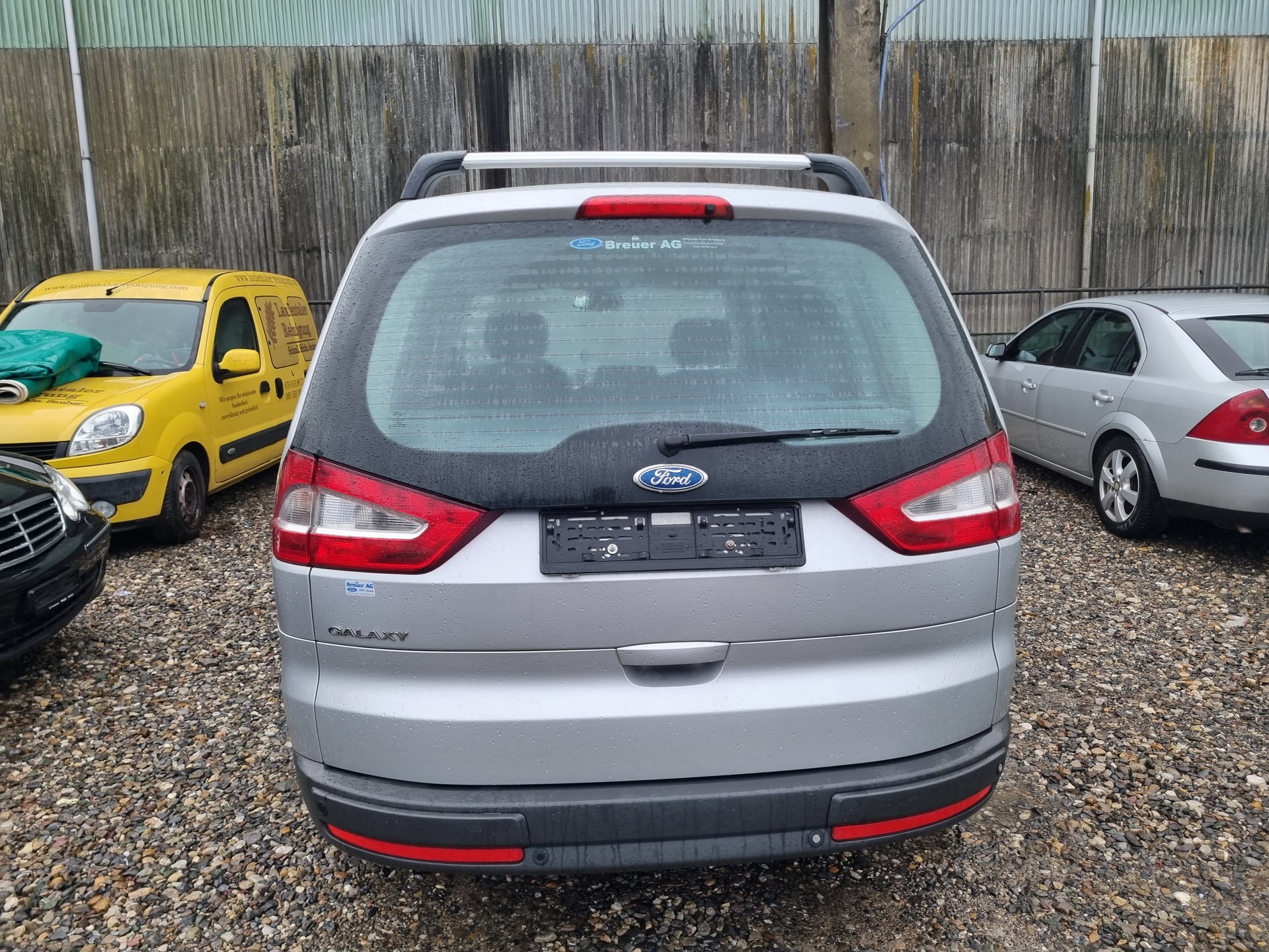 FORD Galaxy 2.0i Ghia-image-4