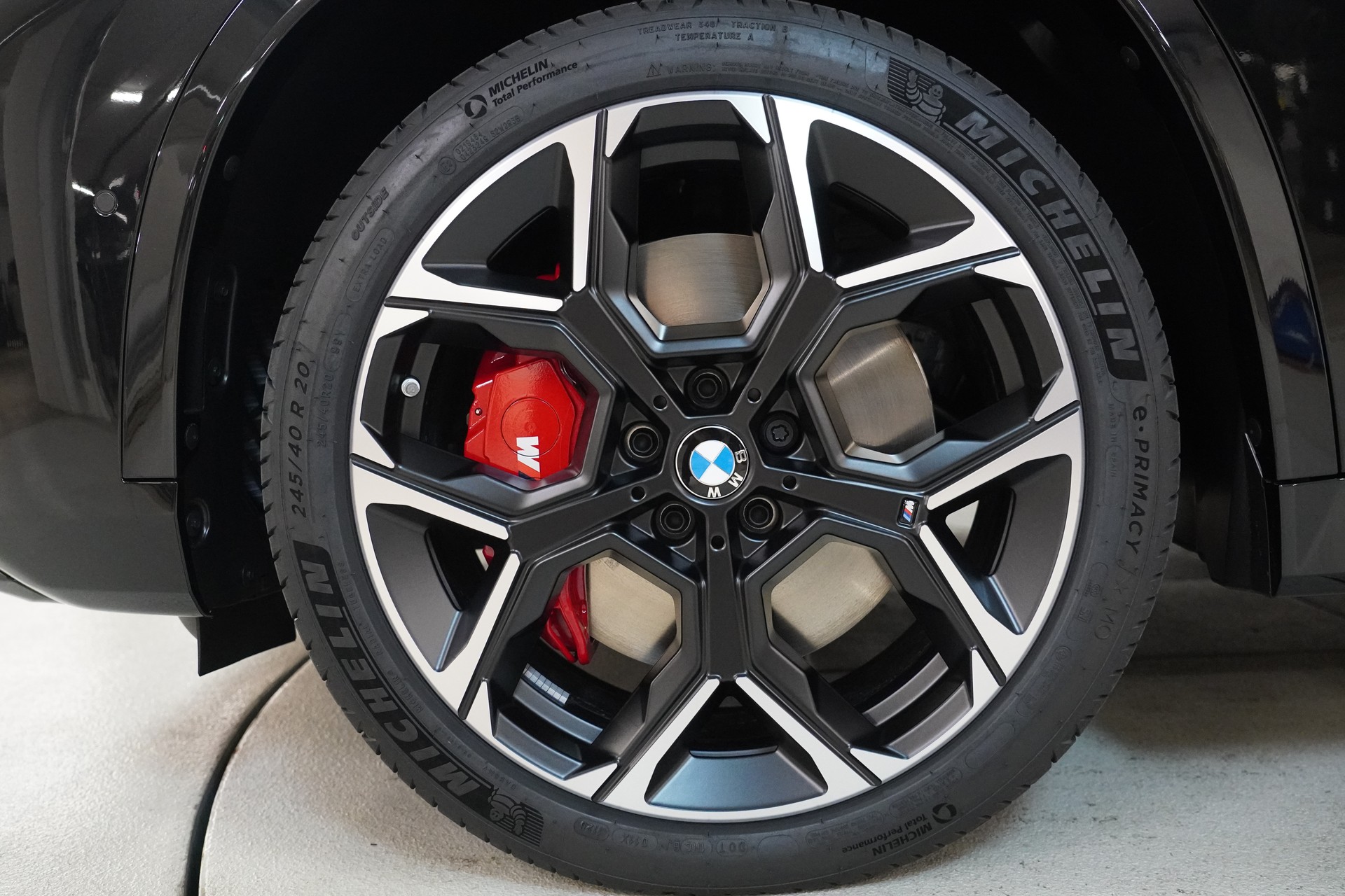 BMW X1 xDrive M35i-image-9