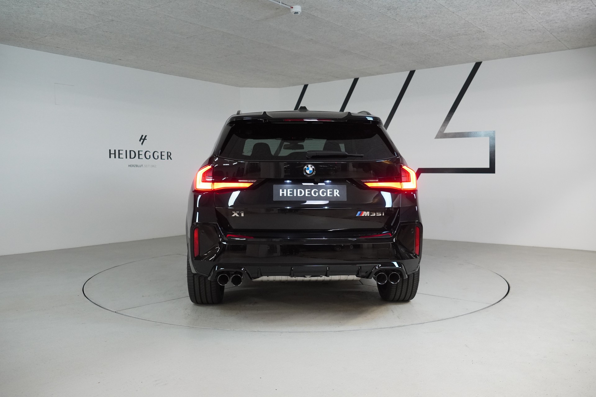 BMW X1 xDrive M35i-image-5