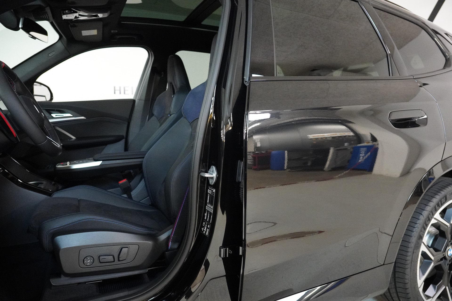 BMW X1 xDrive M35i-image-10