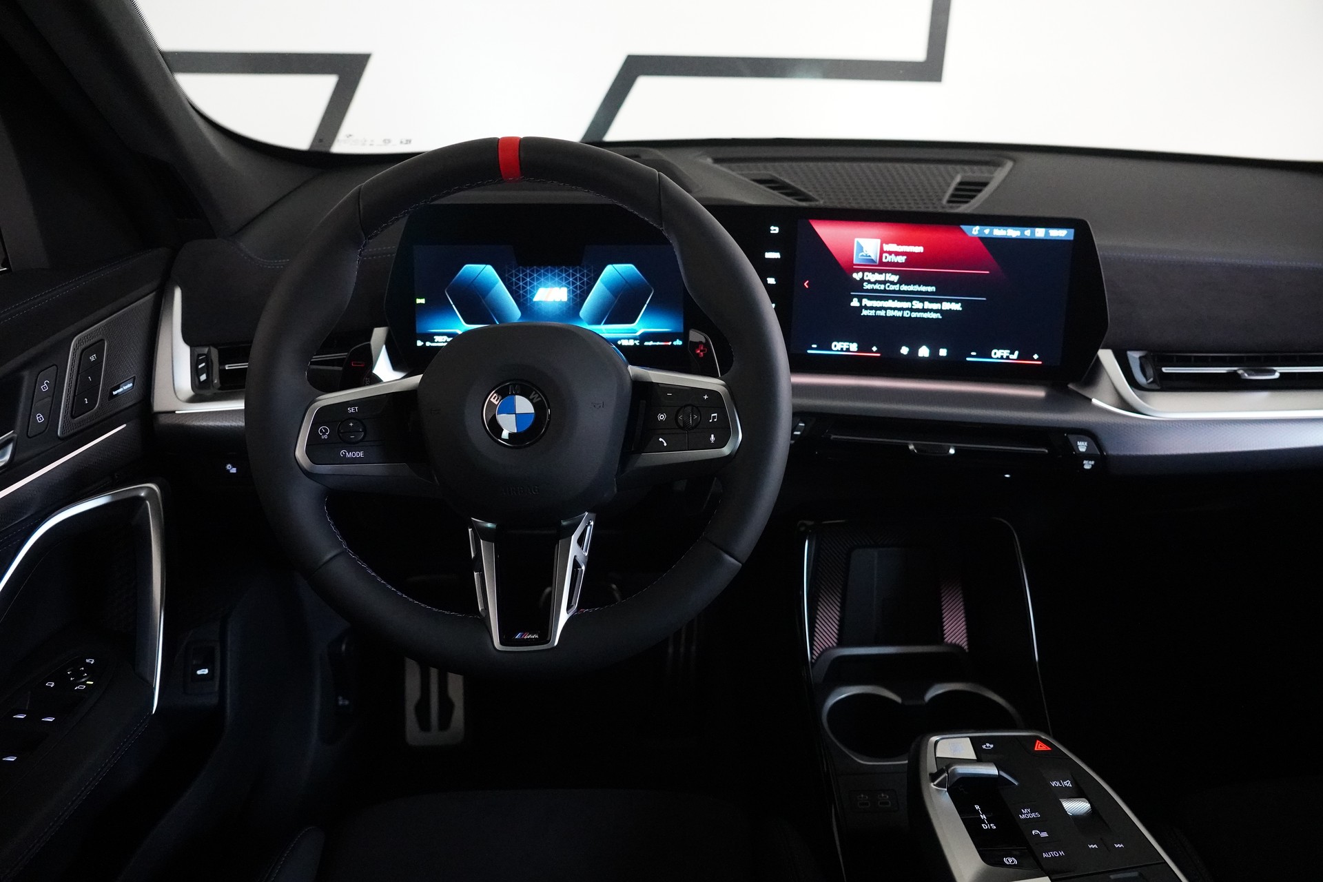 BMW X1 xDrive M35i-image-20