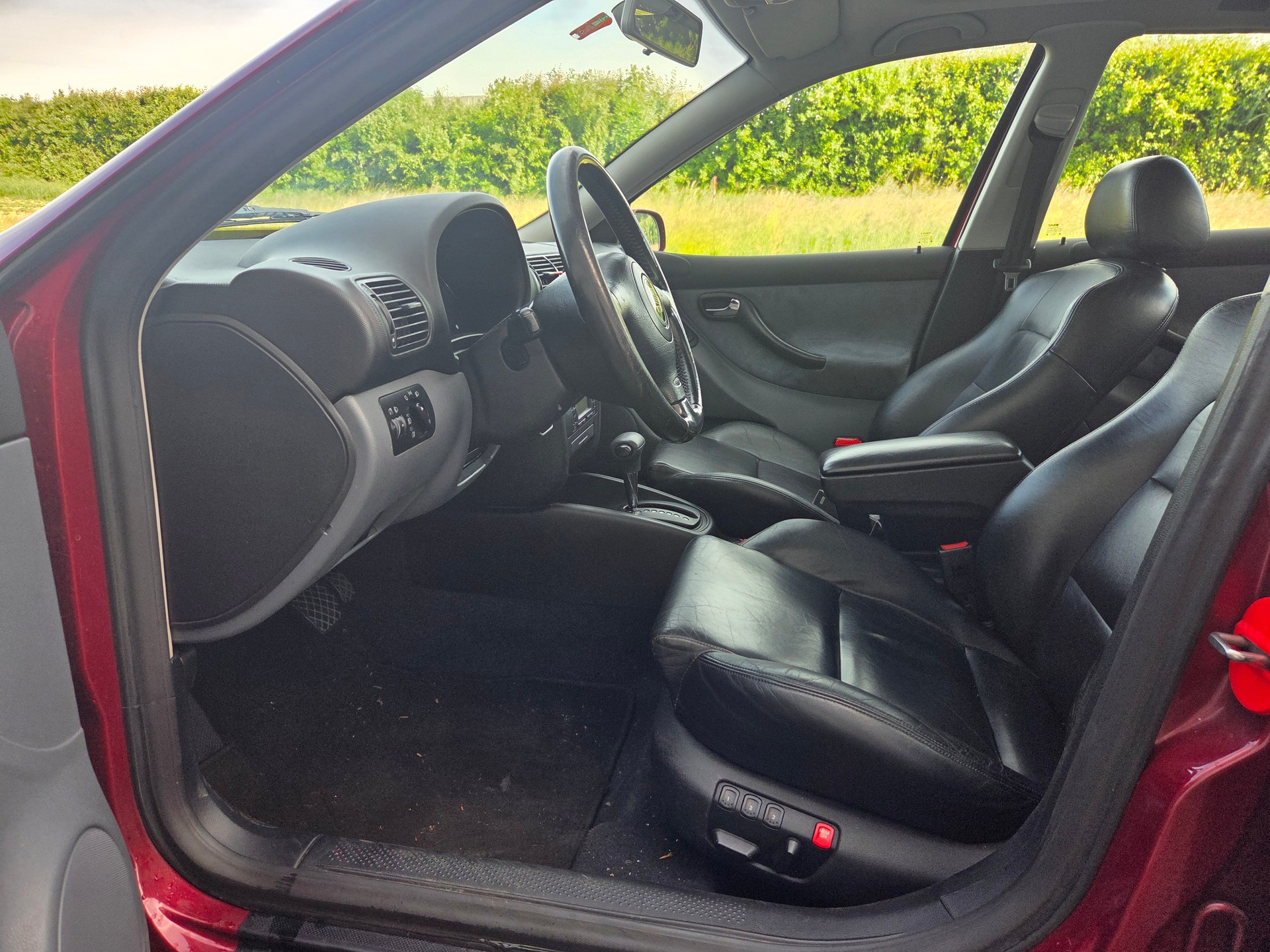 SEAT Automat - Leder - Klimaautomatik-image-6