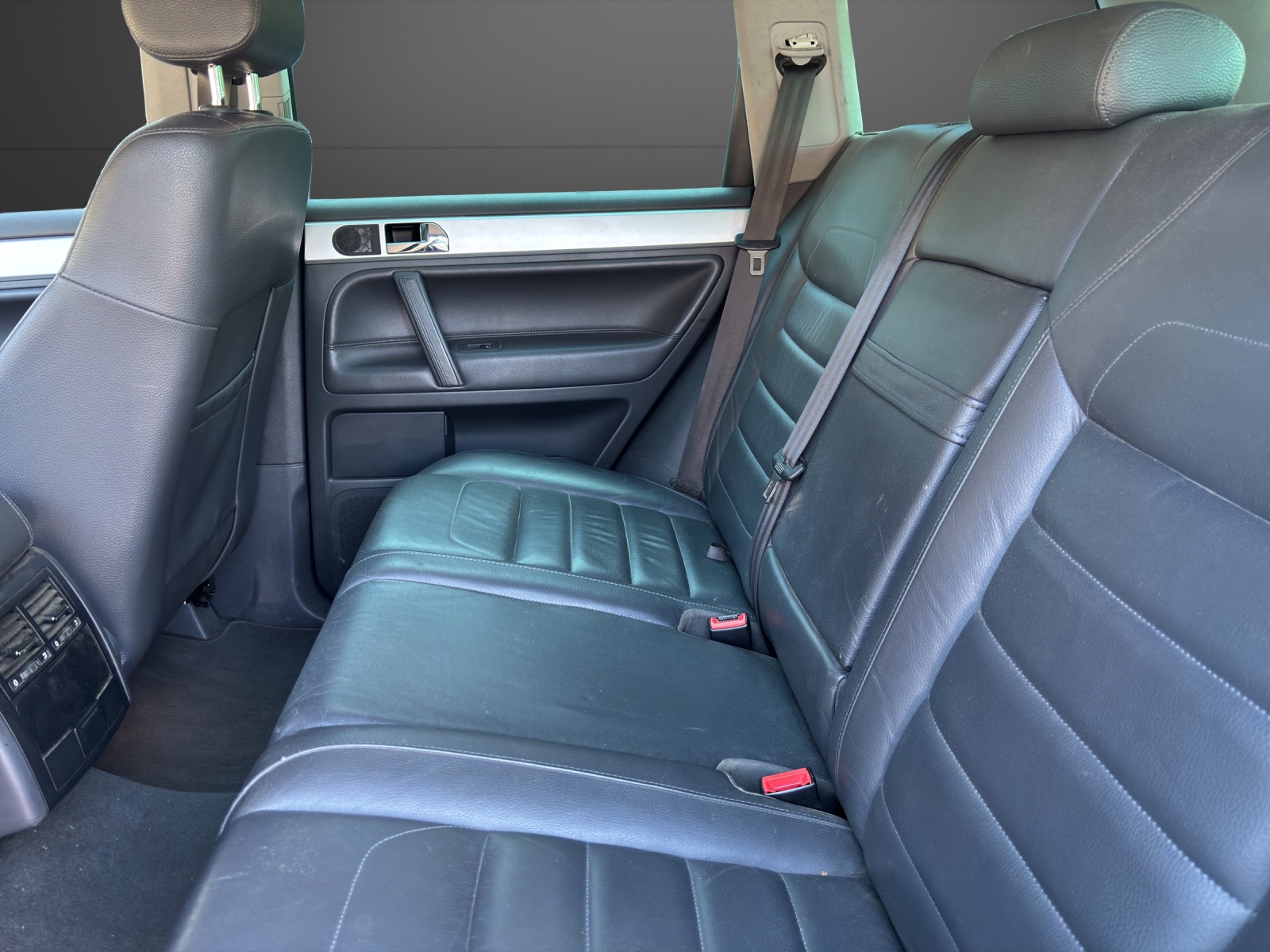 VW Touareg 3.0 TDI Tiptronic-image-8