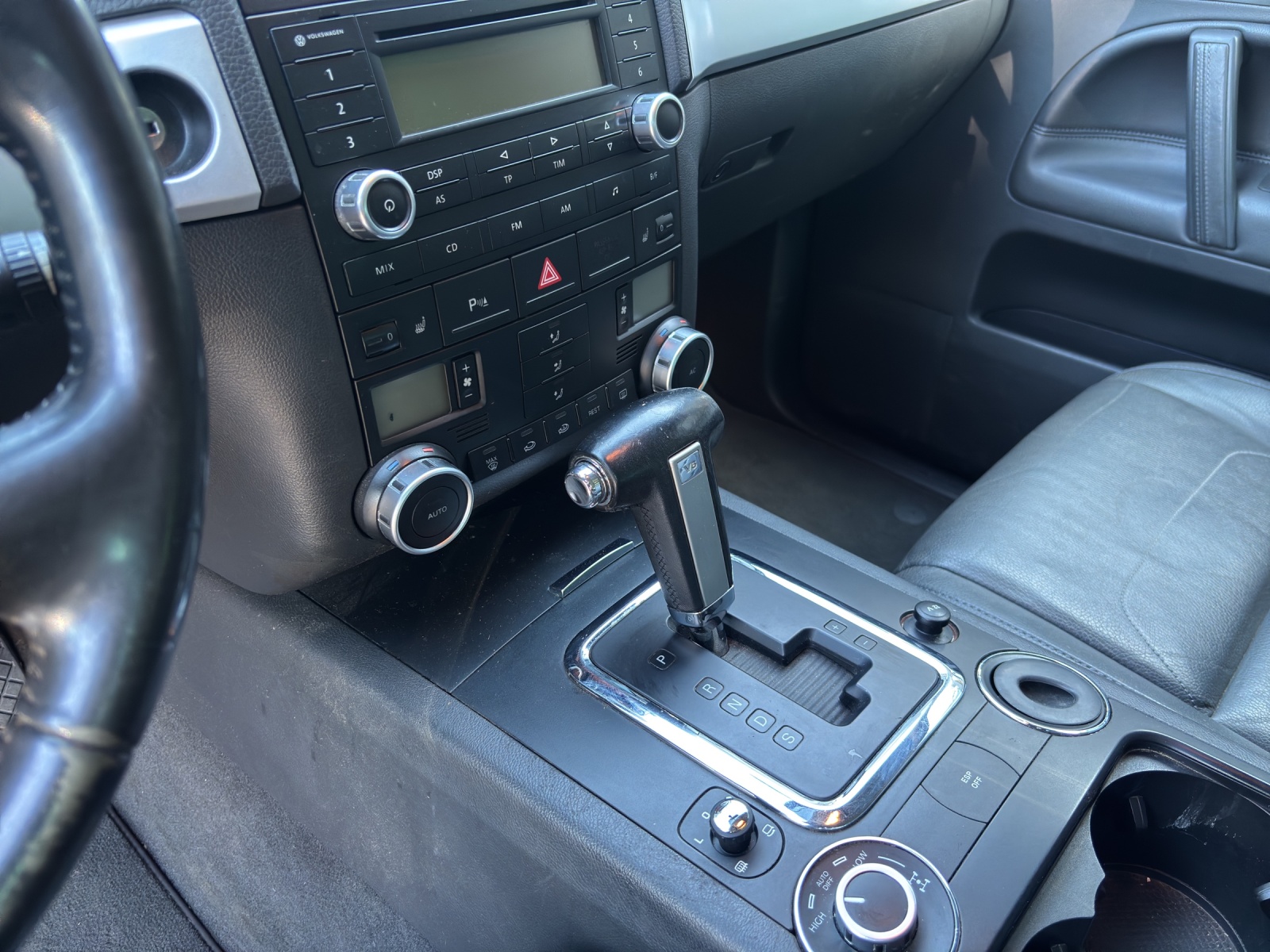 VW Touareg 3.0 TDI Tiptronic-image-5