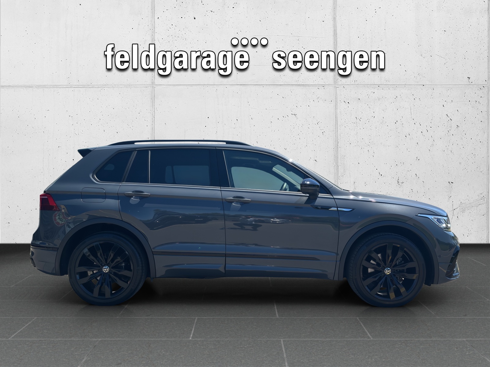 VW Tiguan 2.0 TDI SCR R-Line 4Motion DSG mit AHK, "Black Style" & 360° Kamera-showroom-element-3