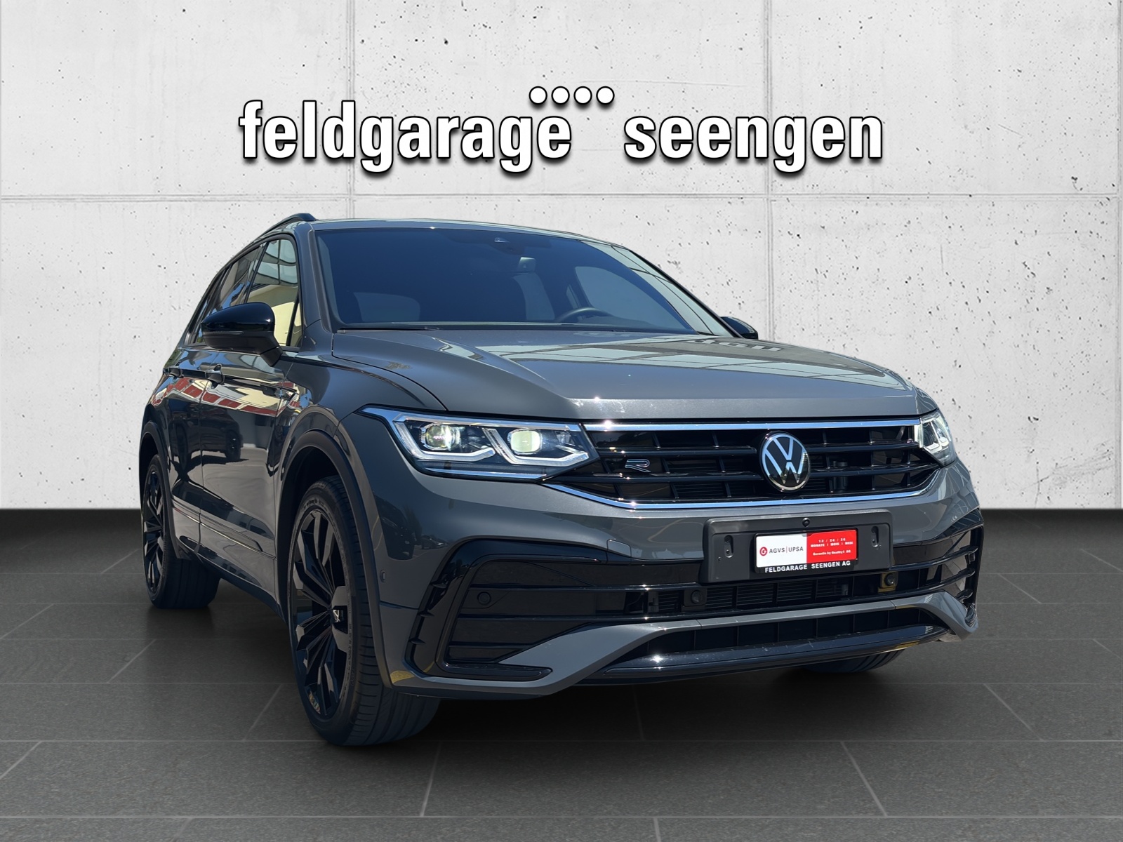 VW Tiguan 2.0 TDI SCR R-Line 4Motion DSG mit AHK, "Black Style" & 360° Kamera-showroom-element-2