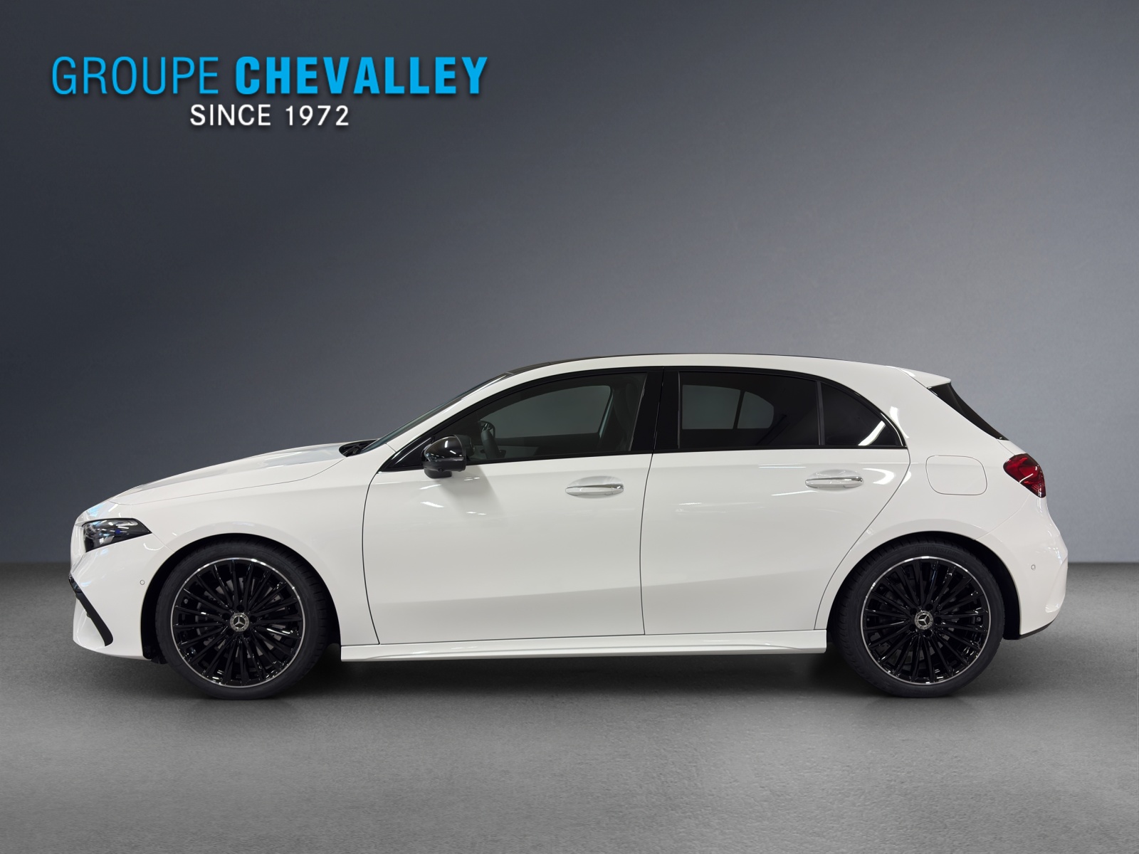 MERCEDES-BENZ A 220 4M Berline Compacte-showroom-element-1