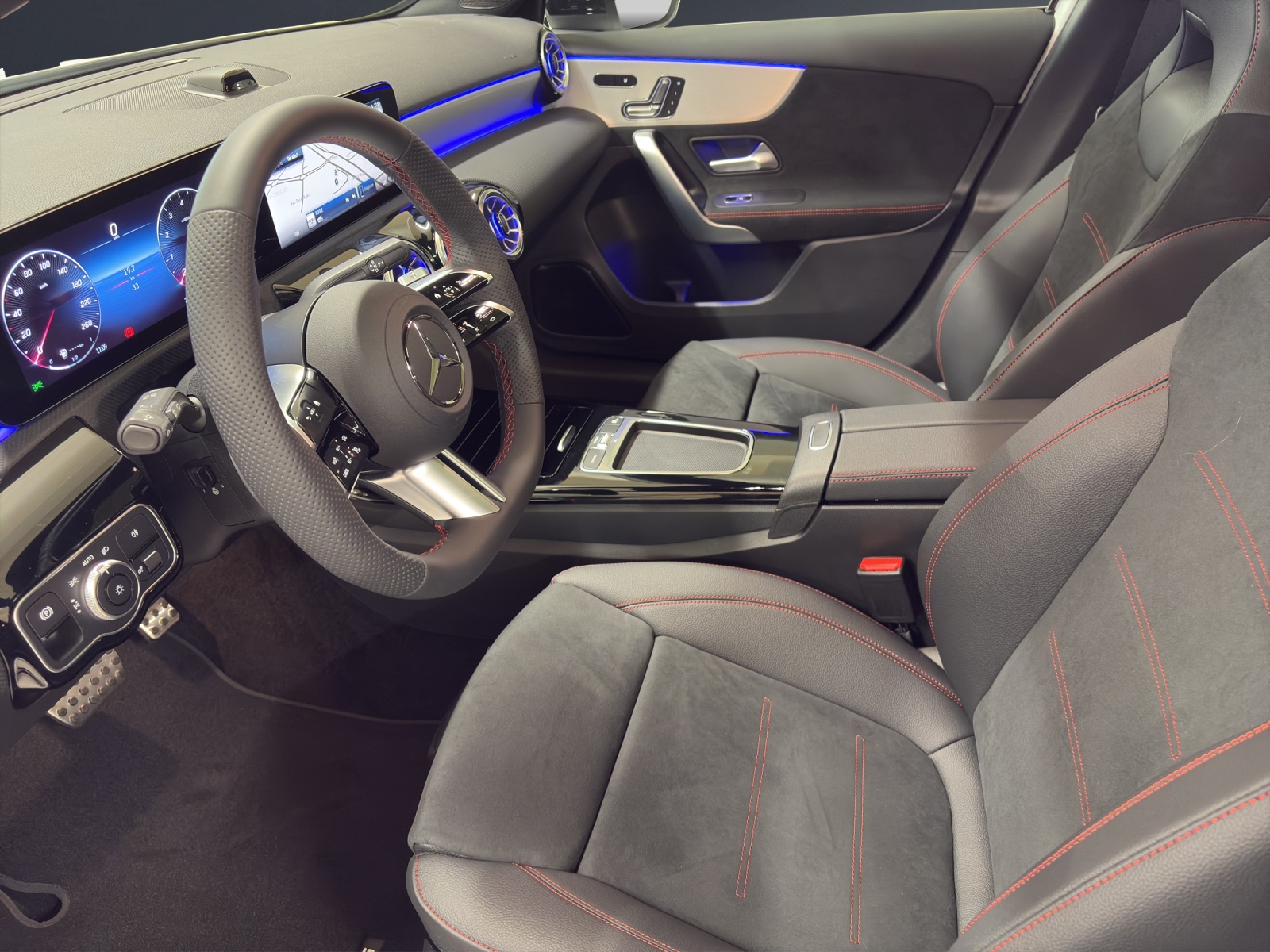 MERCEDES-BENZ A 220 4M Berline Compacte-image-8