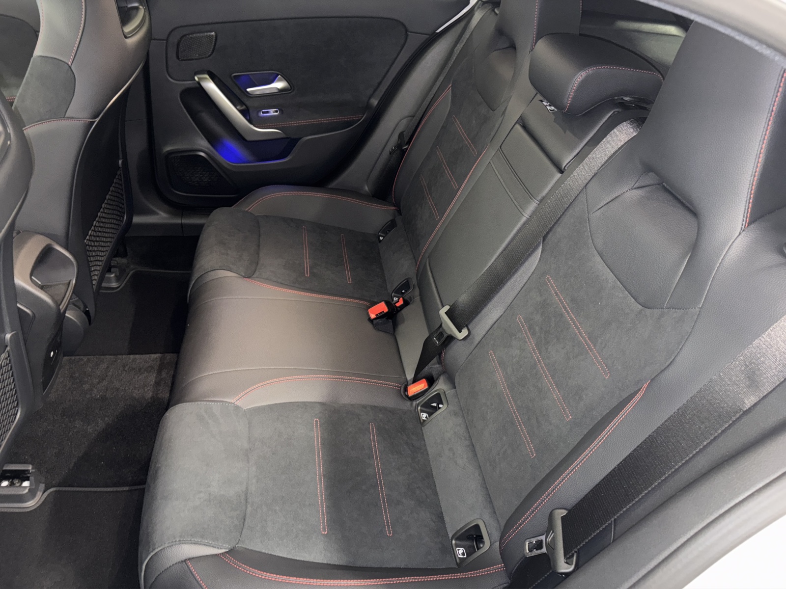 MERCEDES-BENZ A 220 4M Berline Compacte-image-10