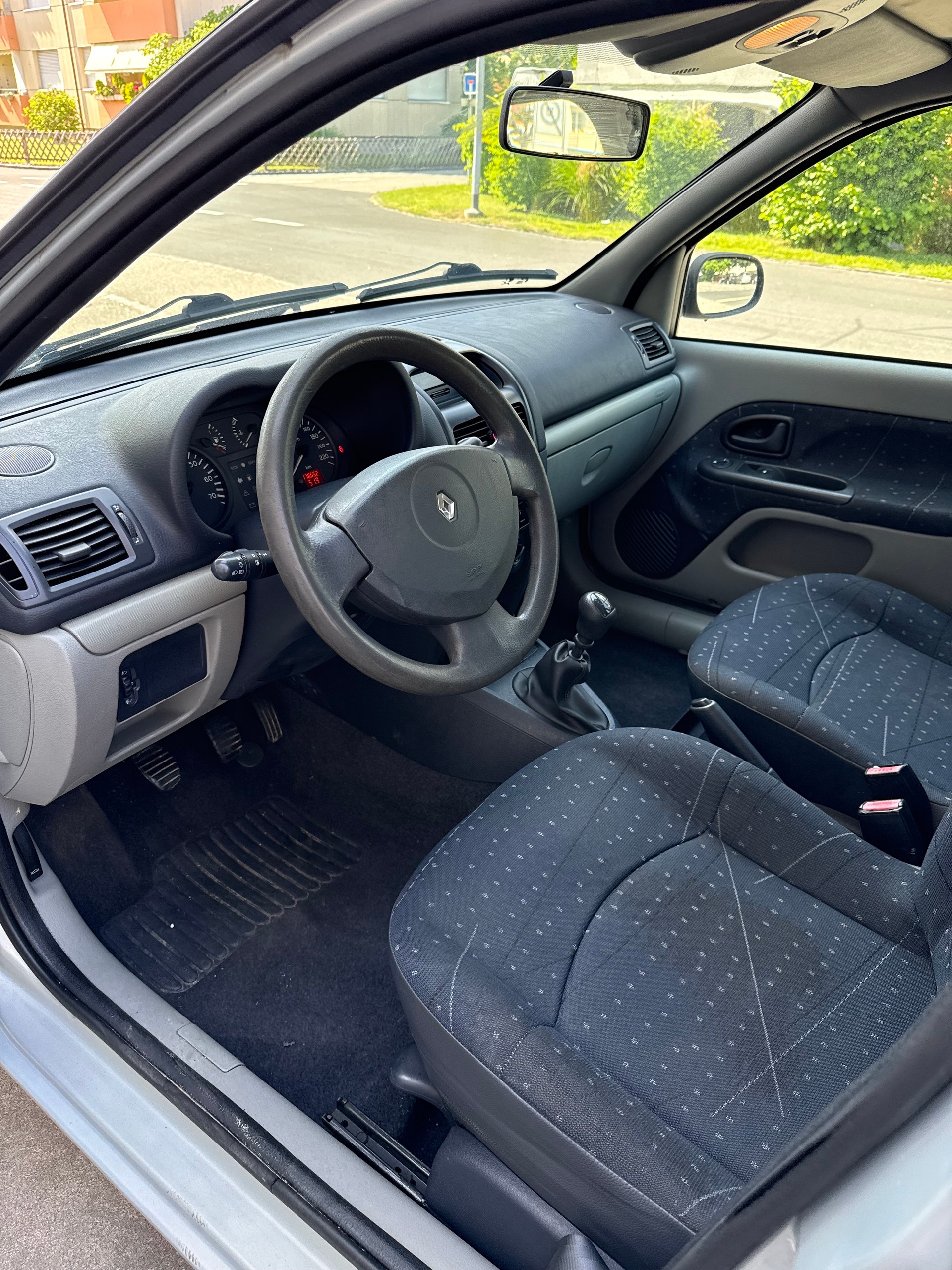 RENAULT Clio 1.2 Expression-image-8