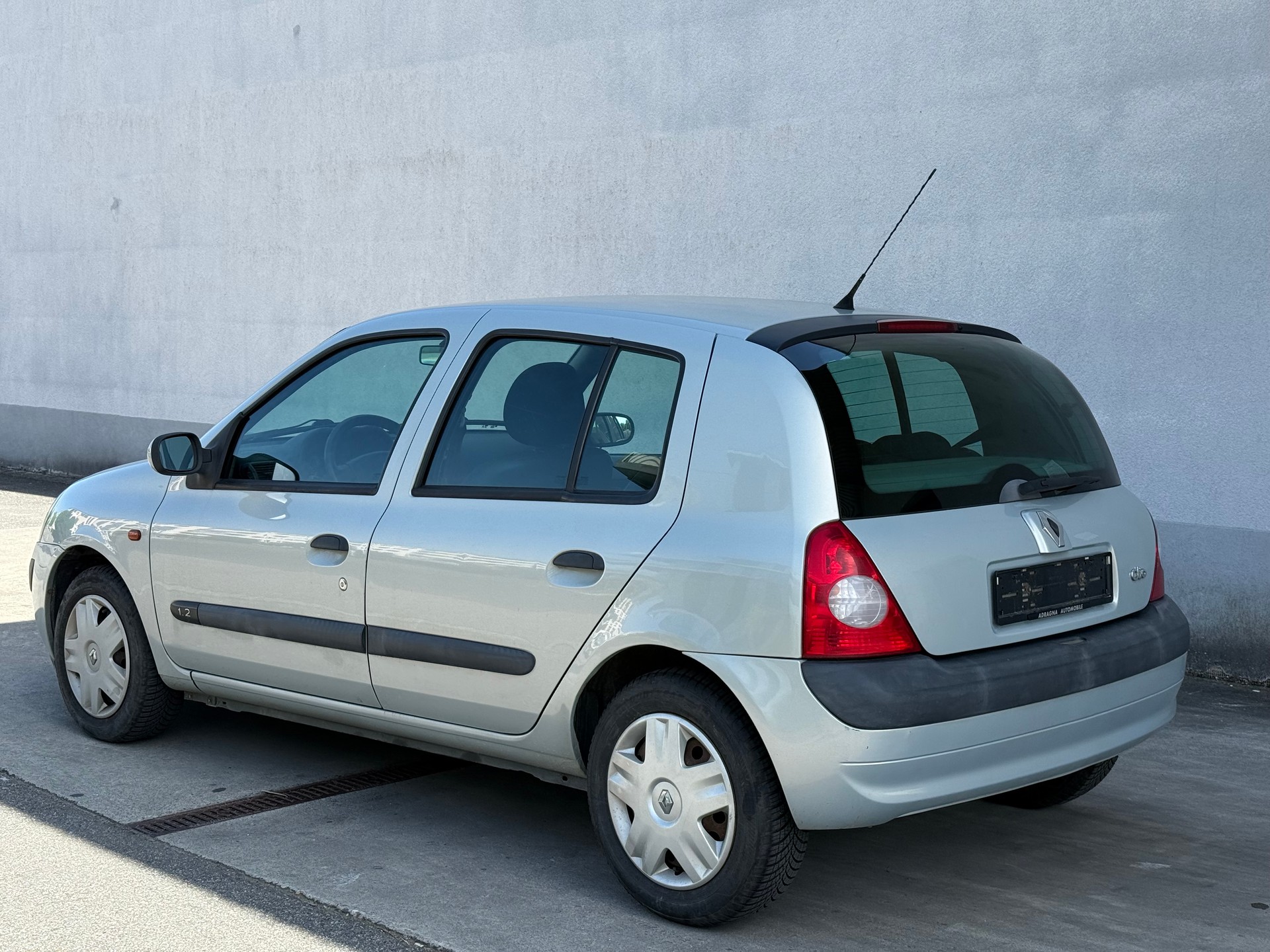 RENAULT Clio 1.2 Expression-showroom-element-2