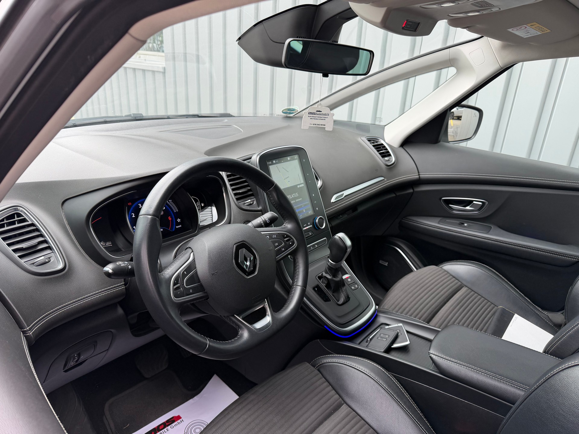 RENAULT Grand Scénic 1.3 16V Turbo Zen EDC-image-9