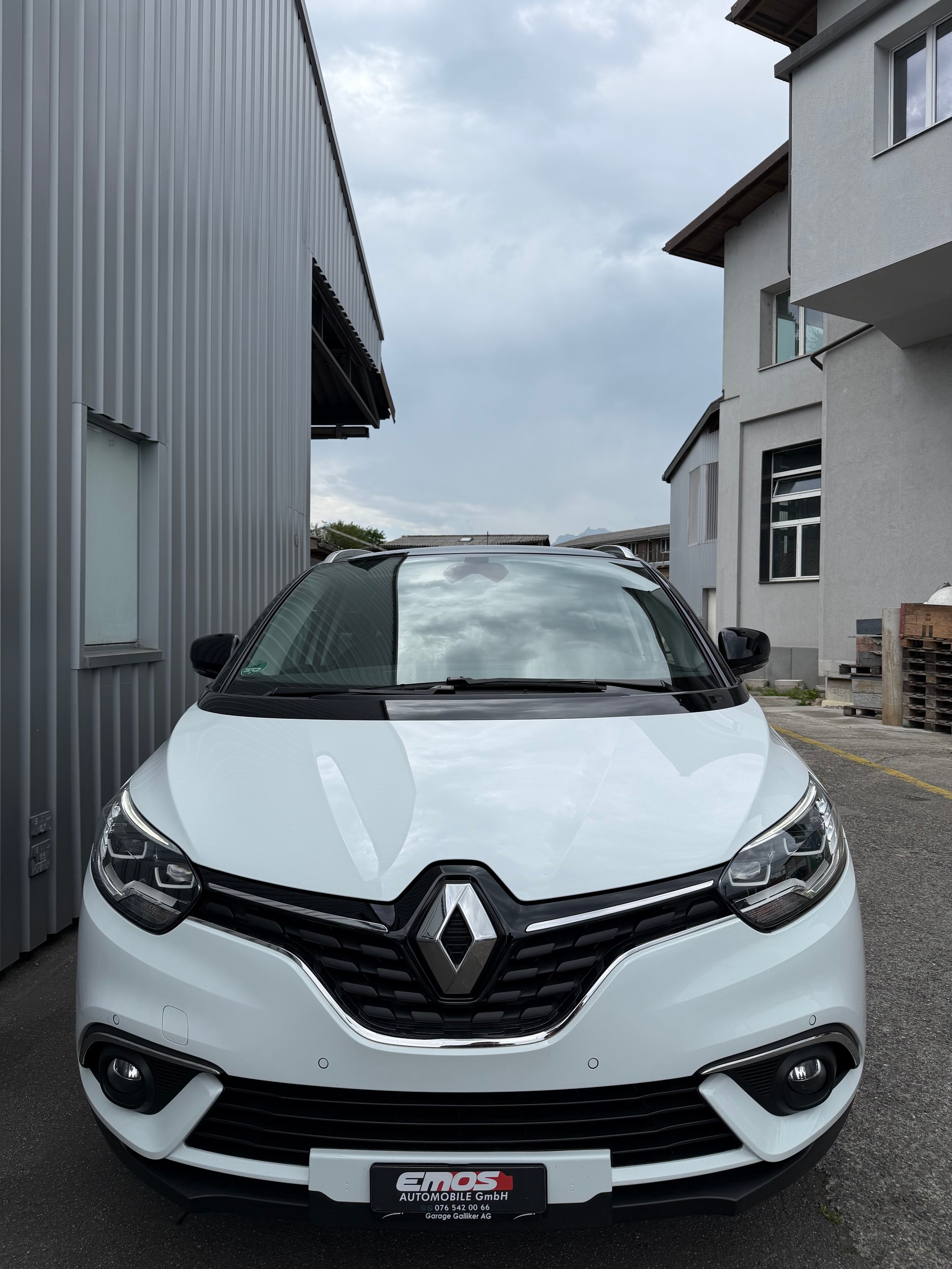RENAULT Grand Scénic 1.3 16V Turbo Zen EDC-image-1