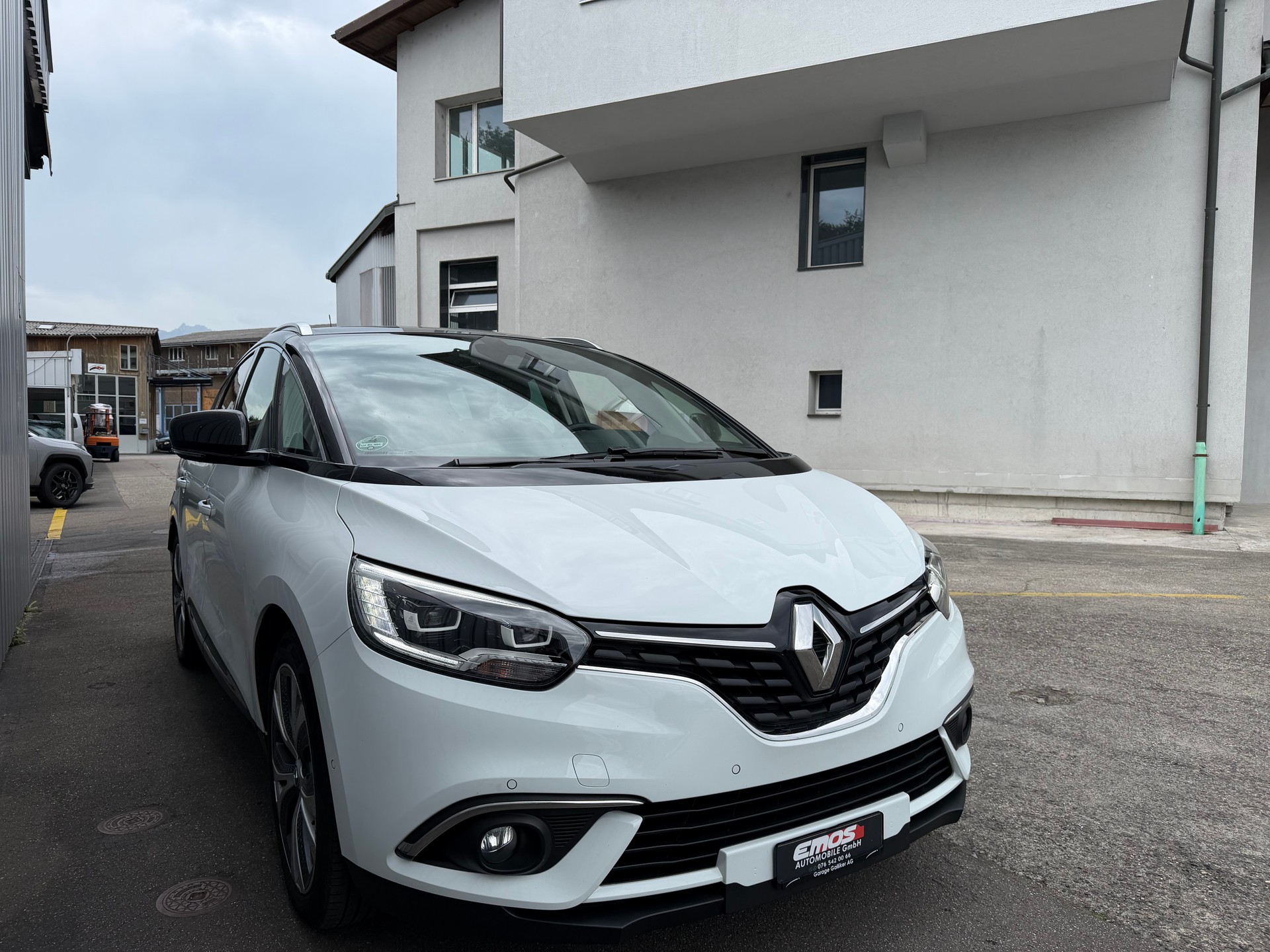 RENAULT Grand Scénic 1.3 16V Turbo Zen EDC-image-2