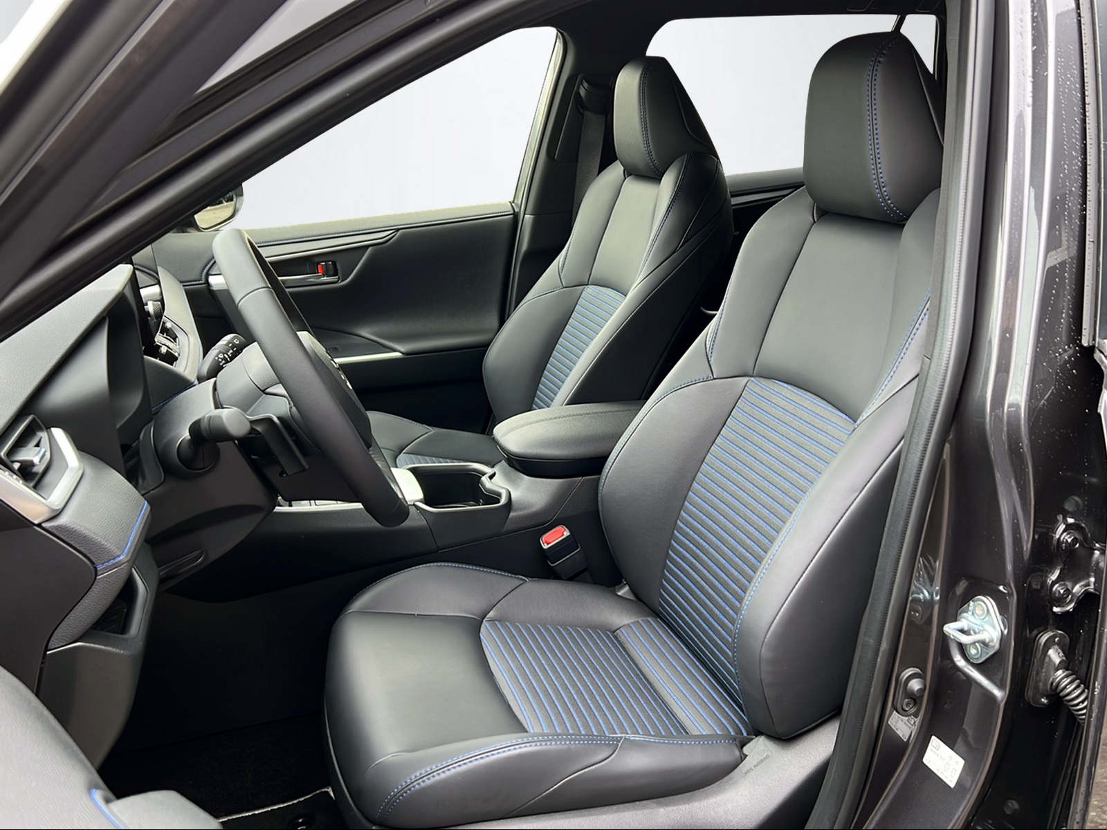 TOYOTA RAV-4 2.5 HEV Style-image-14
