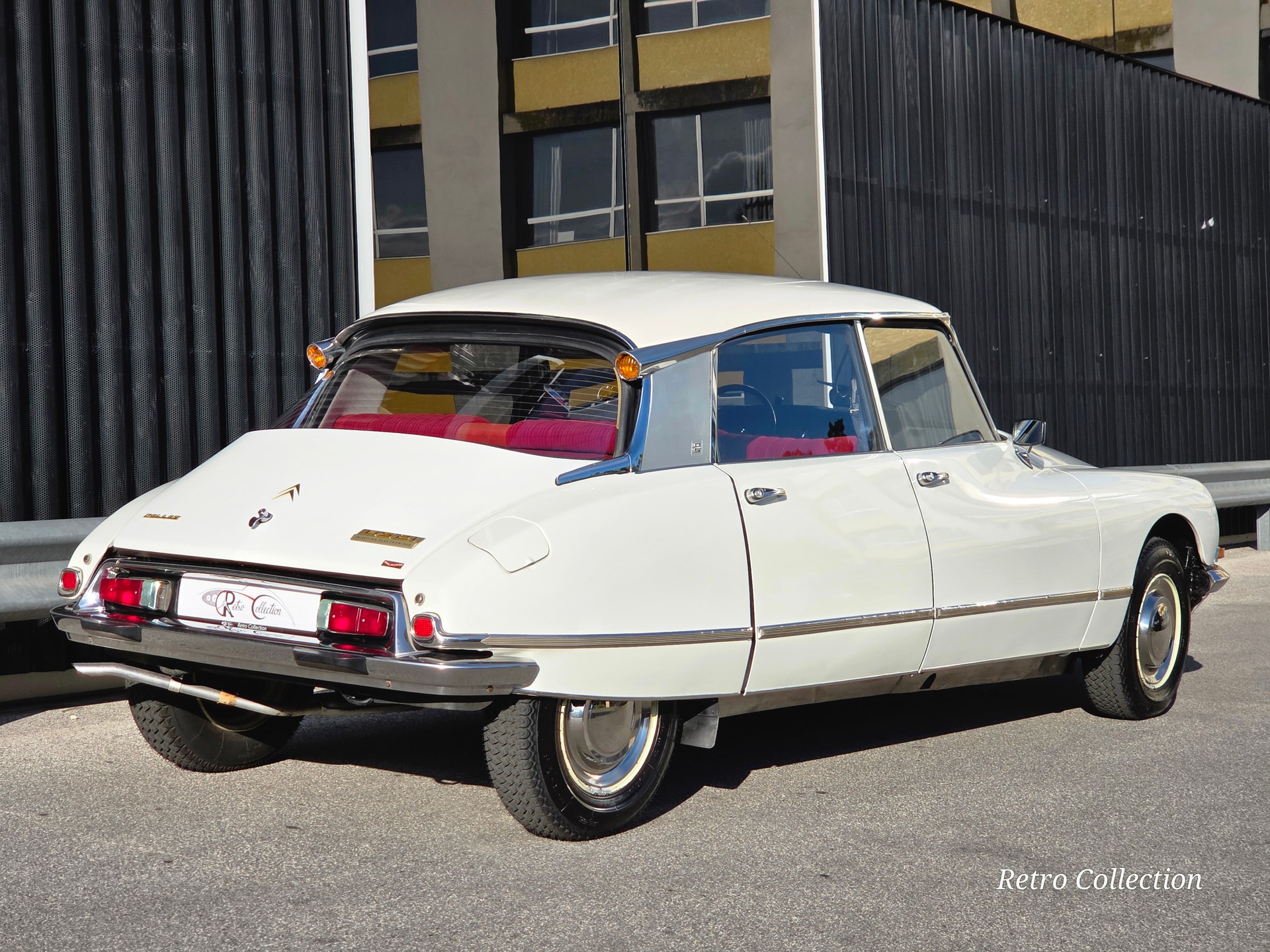 CITROEN DS 21 Pallas Injection Hydraulique - voiture CH - excellent état - superbe combinaison couleurs - expertisée vétéran 08.2024.-image-2