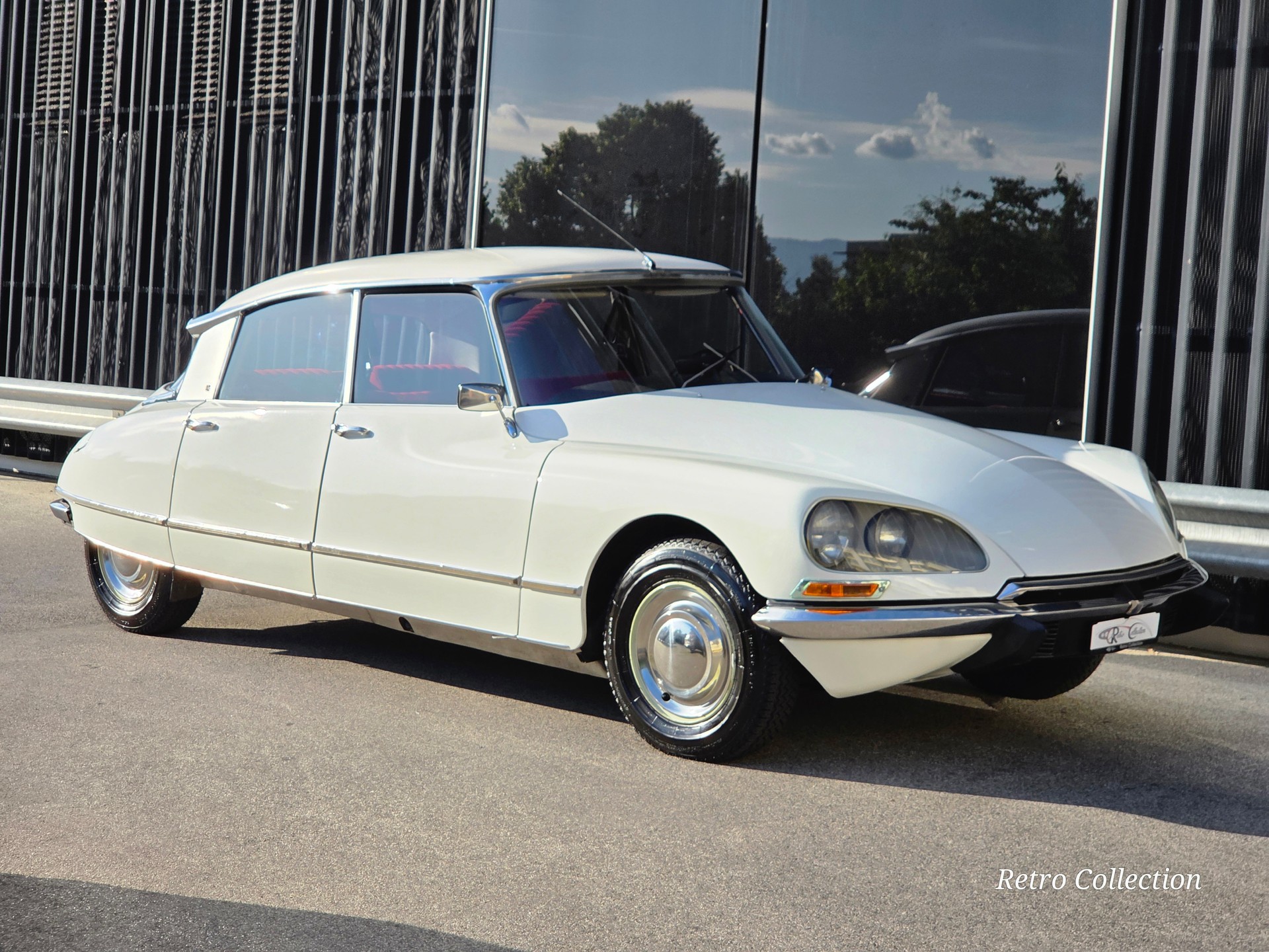 CITROEN DS 21 Pallas Injection Hydraulique - voiture CH - excellent état - superbe combinaison couleurs - expertisée vétéran 08.2024.-image-1